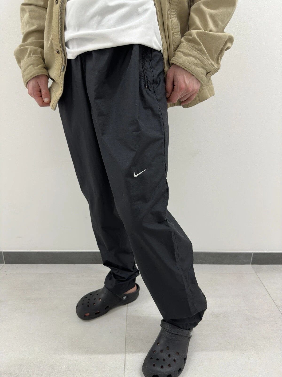 Nike VINTAGE 2000s NIKE NYLON Track Sniny y2k PANTS Y2K MENS Size US 32 / EU 48 - 1 Thumbnail