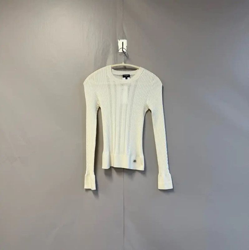 Chanel Chanel White Wool Pullover Sweater 0089 Size M / US 6-8 / IT 42-44 - 1 Thumbnail