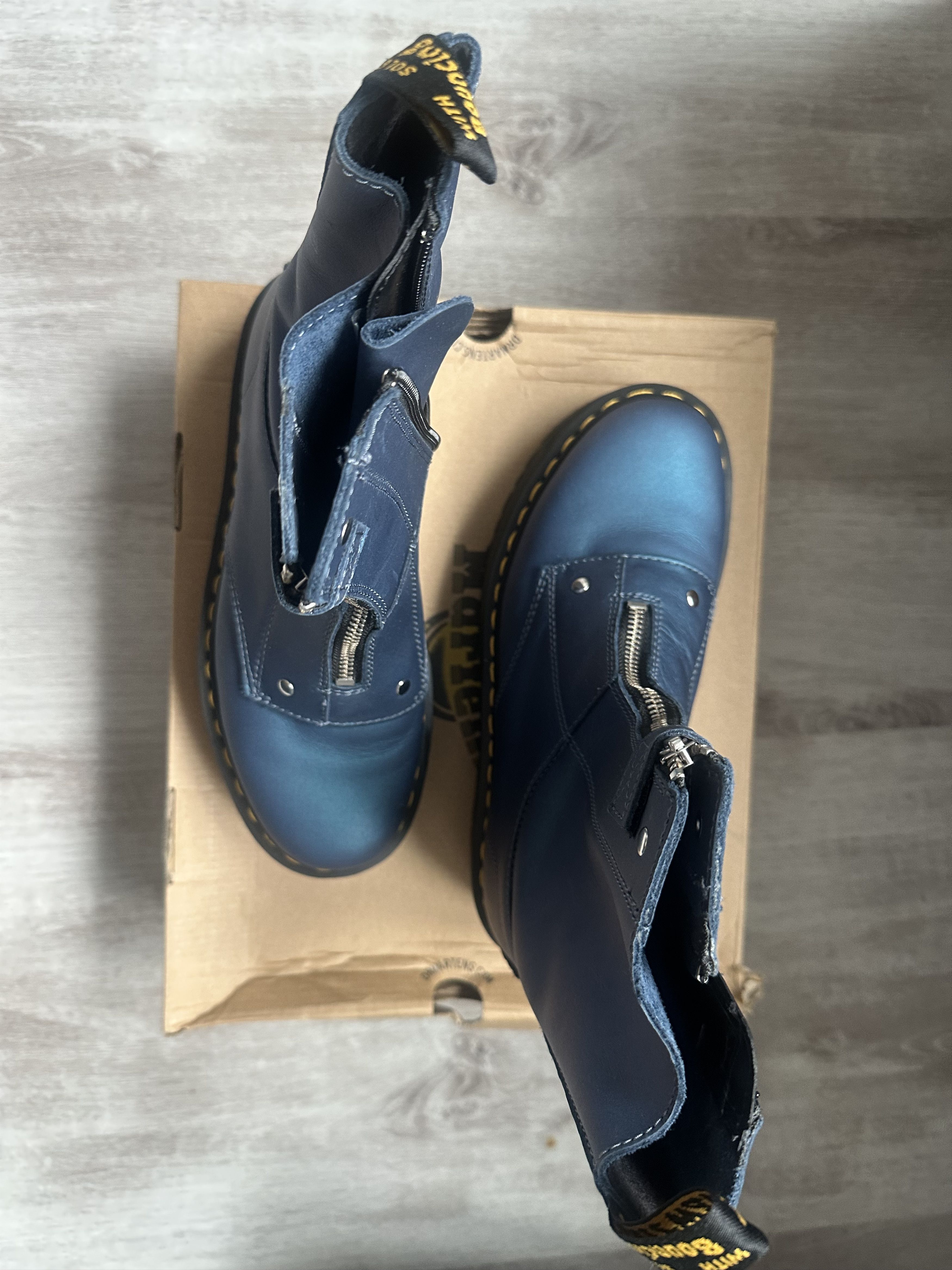 Dr. Martens Dr. Martens Jetta Hi Max Size US 9 / EU 42 - 4 Thumbnail