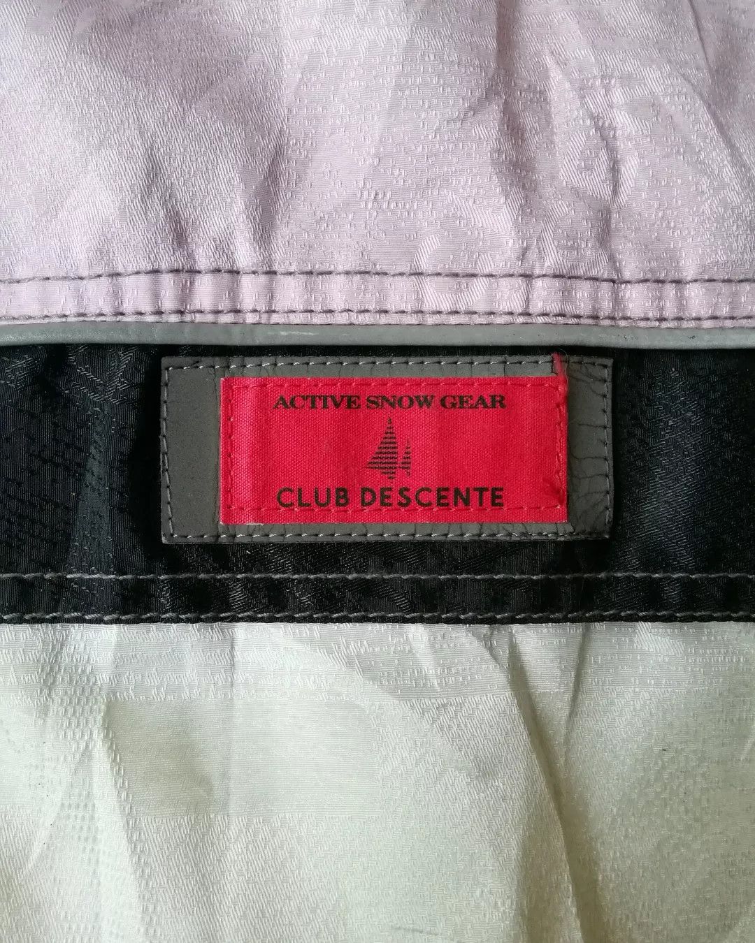 Descente Rare Descente Snow Jacket Japan Outdoor Techwear Vintage Size US S / EU 44-46 / 1 - 13 Thumbnail