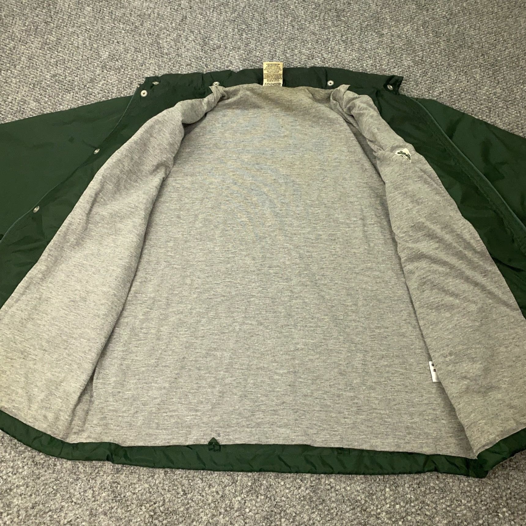 Fruit Of The Loom VTG Screen Stars Jacket Mens L Nylon Green Ireland Shamrock Patch Windbreaker Hooded Snap Front Coat Stowable 80s Sports Outdoors Casual Travel Size US L / EU 52-54 / 3 - 7 Thumbnail