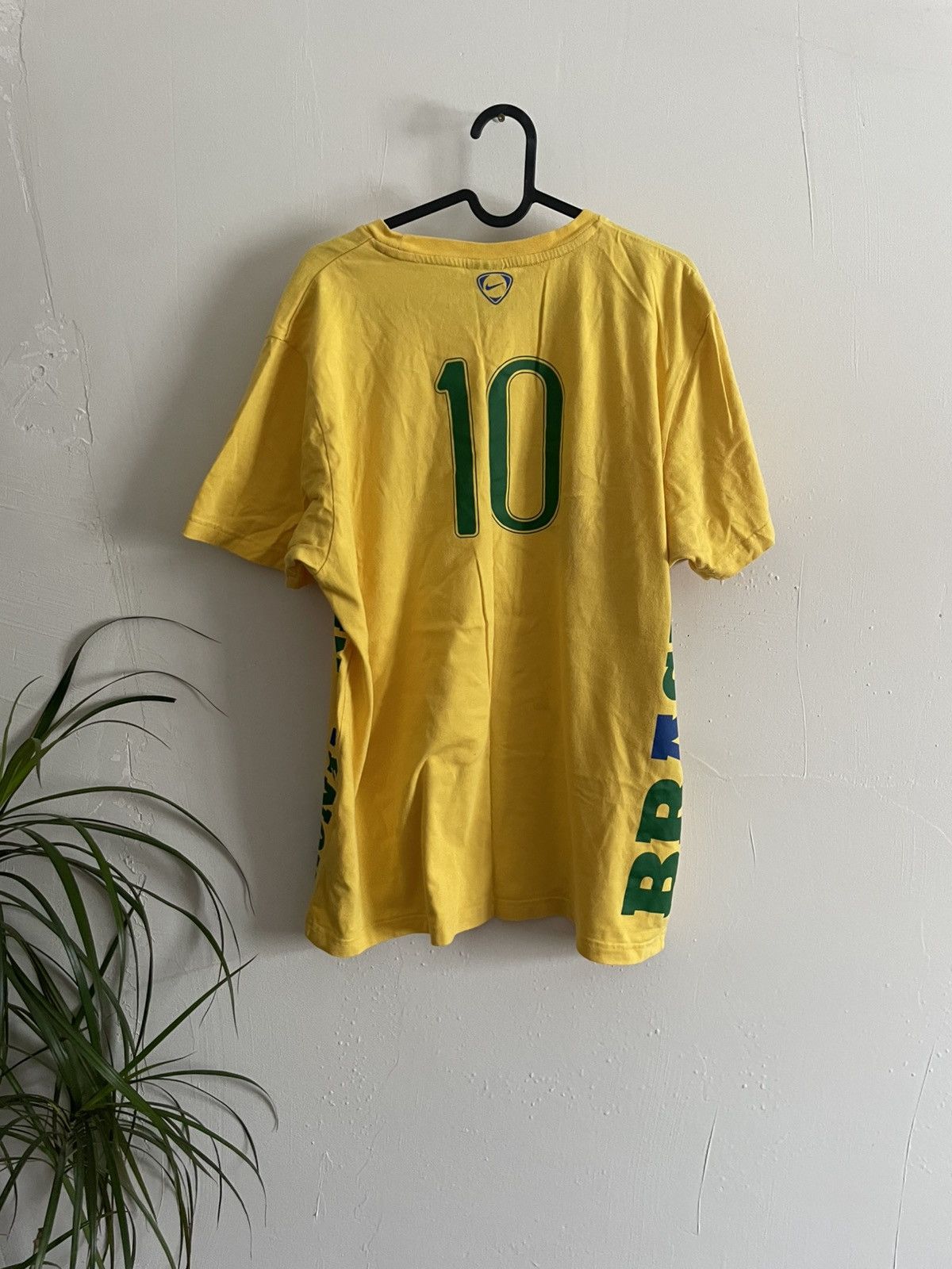 Nike × Vintage Vintage Y2K Nike Grey Label Brazil Ronaldinho Number 10 Tee Size US XL / EU 56 / 4 - 2 Thumbnail