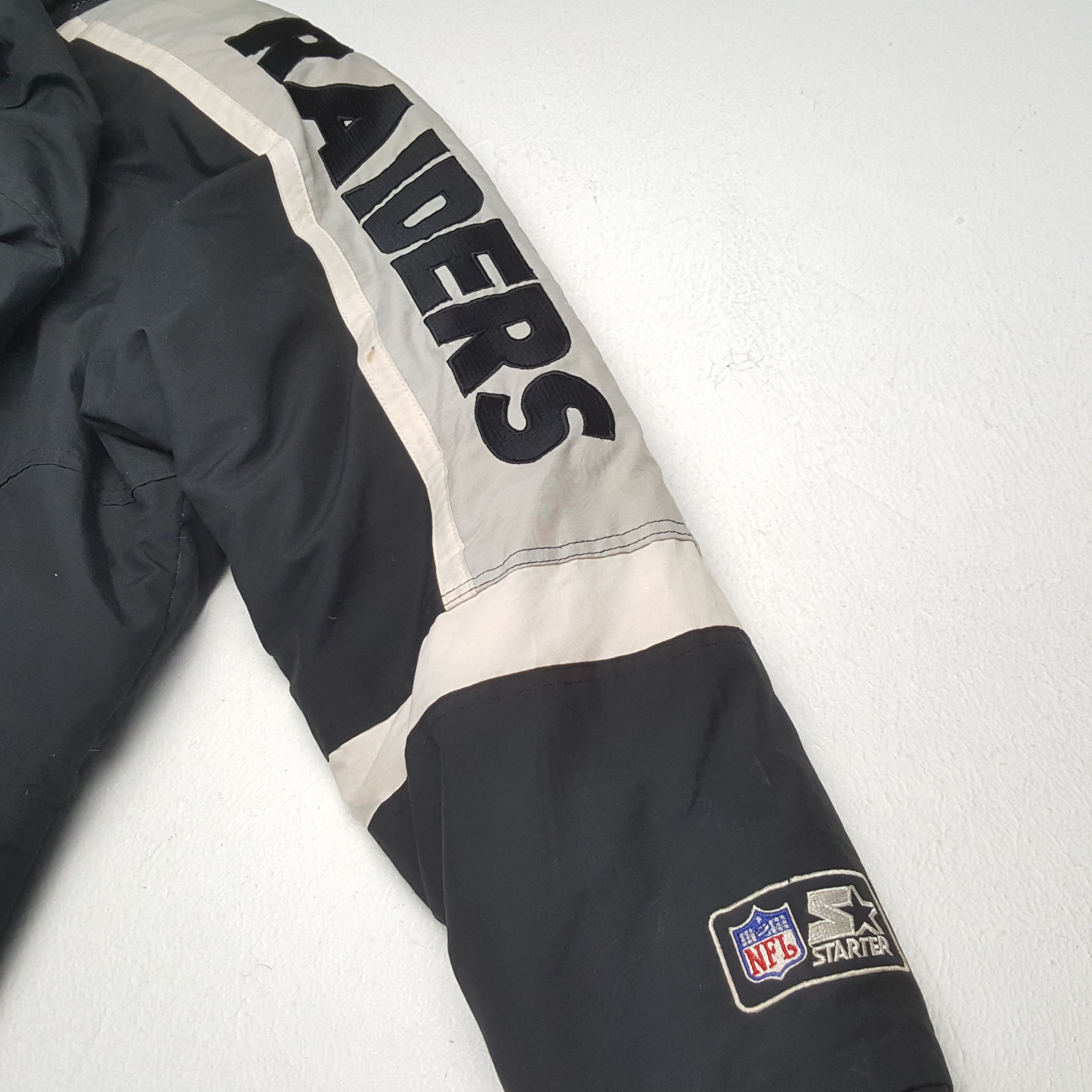 NFL × Vintage Vintage RAIDERS American Football NFL Team Snow Jacket Size US XXL / EU 58 / 5 - 7 Thumbnail
