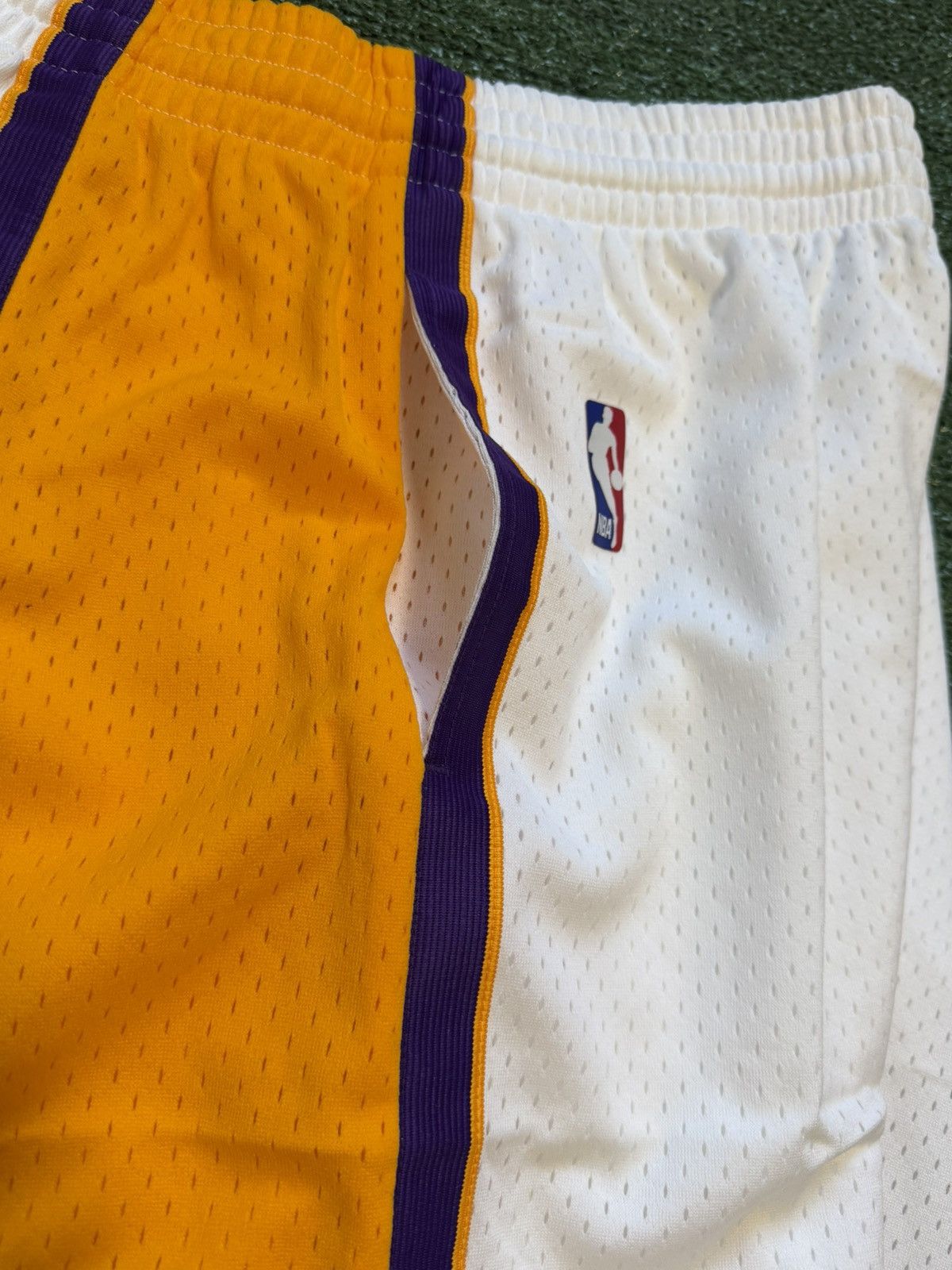 Mitchell & Ness Mens Mitchell & Ness NBA Swingman Shorts Los Angeles Lakers Size US 35 - 7 Thumbnail