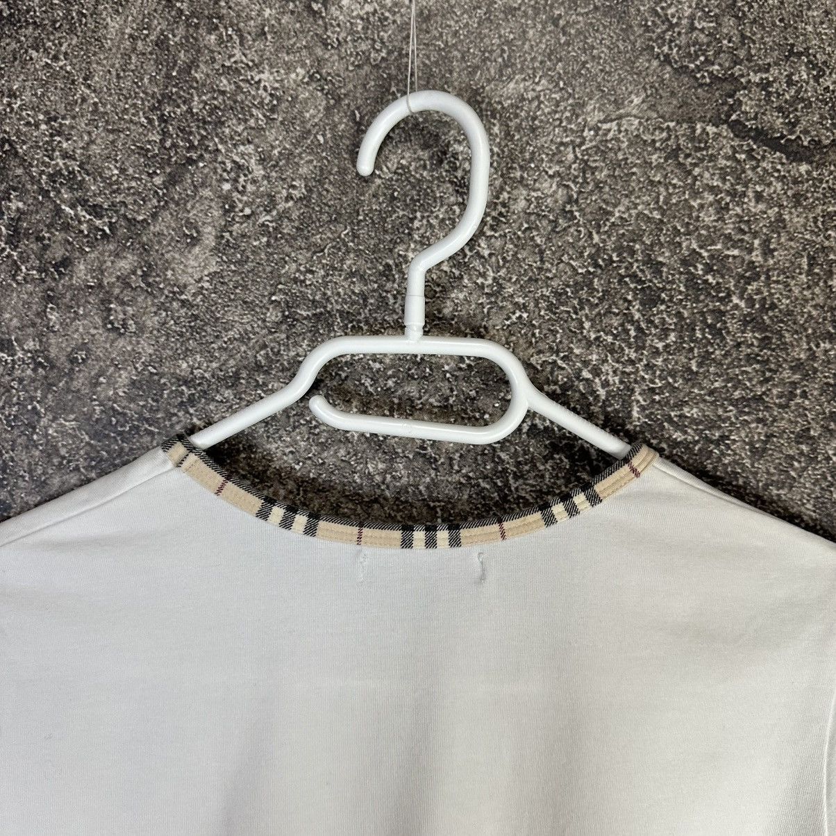 Burberry Vintage Basic Burberry T-Shirt Size S / US 4 / IT 40 - 16 Thumbnail