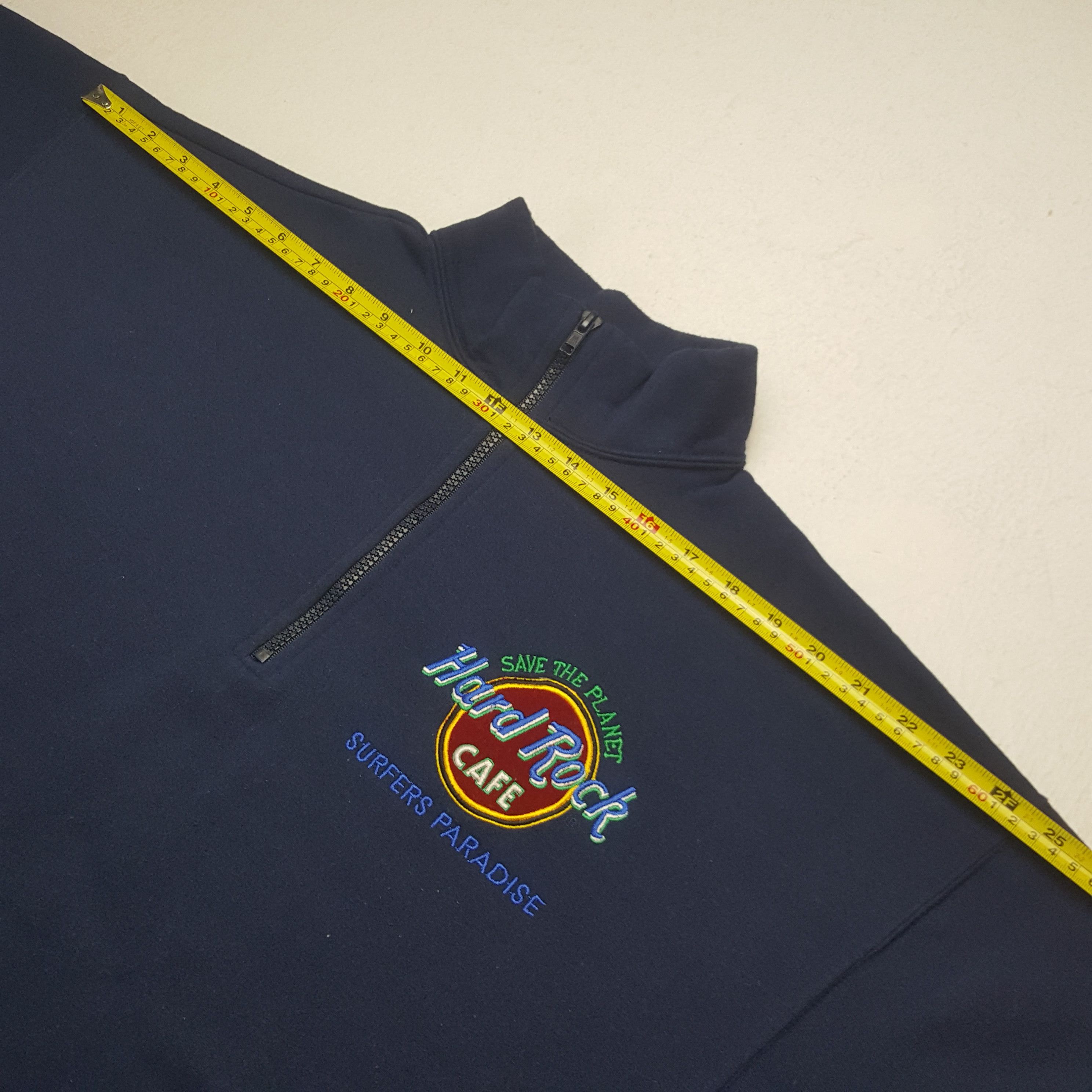 Hard Rock Cafe Vintage Hard Rock Surfers Parades Sweatshirt Size US L / EU 52-54 / 3 - 5 Thumbnail