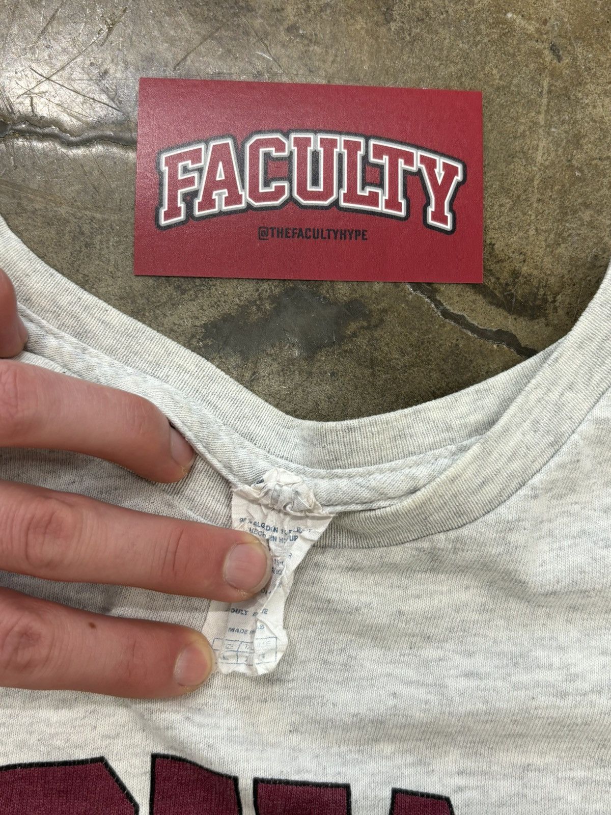 Vintage Vintage Harvard University Crest Tee XL Size US XL / EU 56 / 4 - 3 Thumbnail