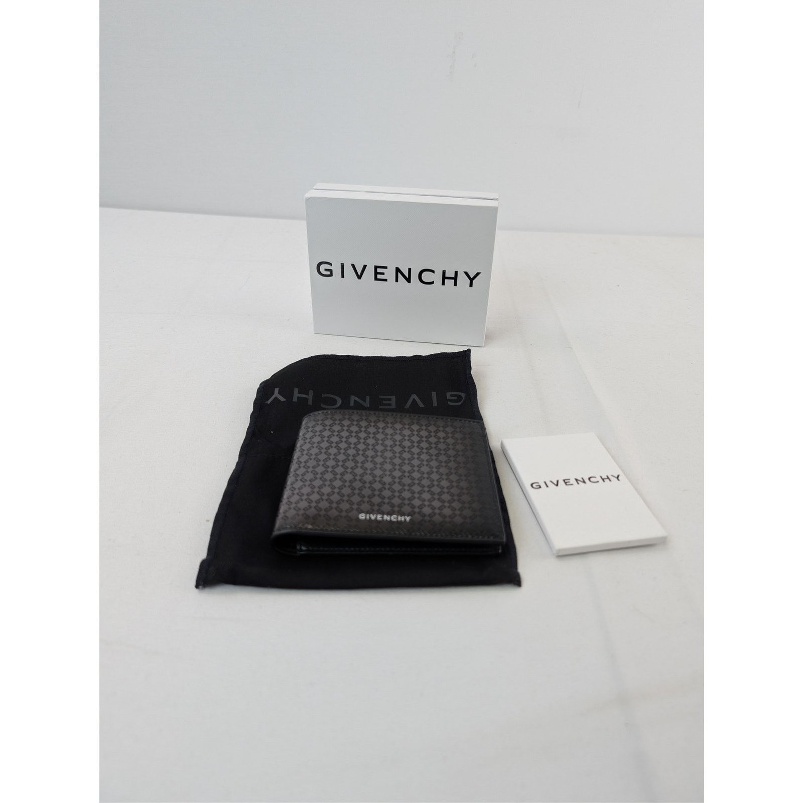 Givenchy o1rshd1 Size: OS / 8CC Billford Wallet in Dark Grey Size ONE SIZE - 13 Thumbnail