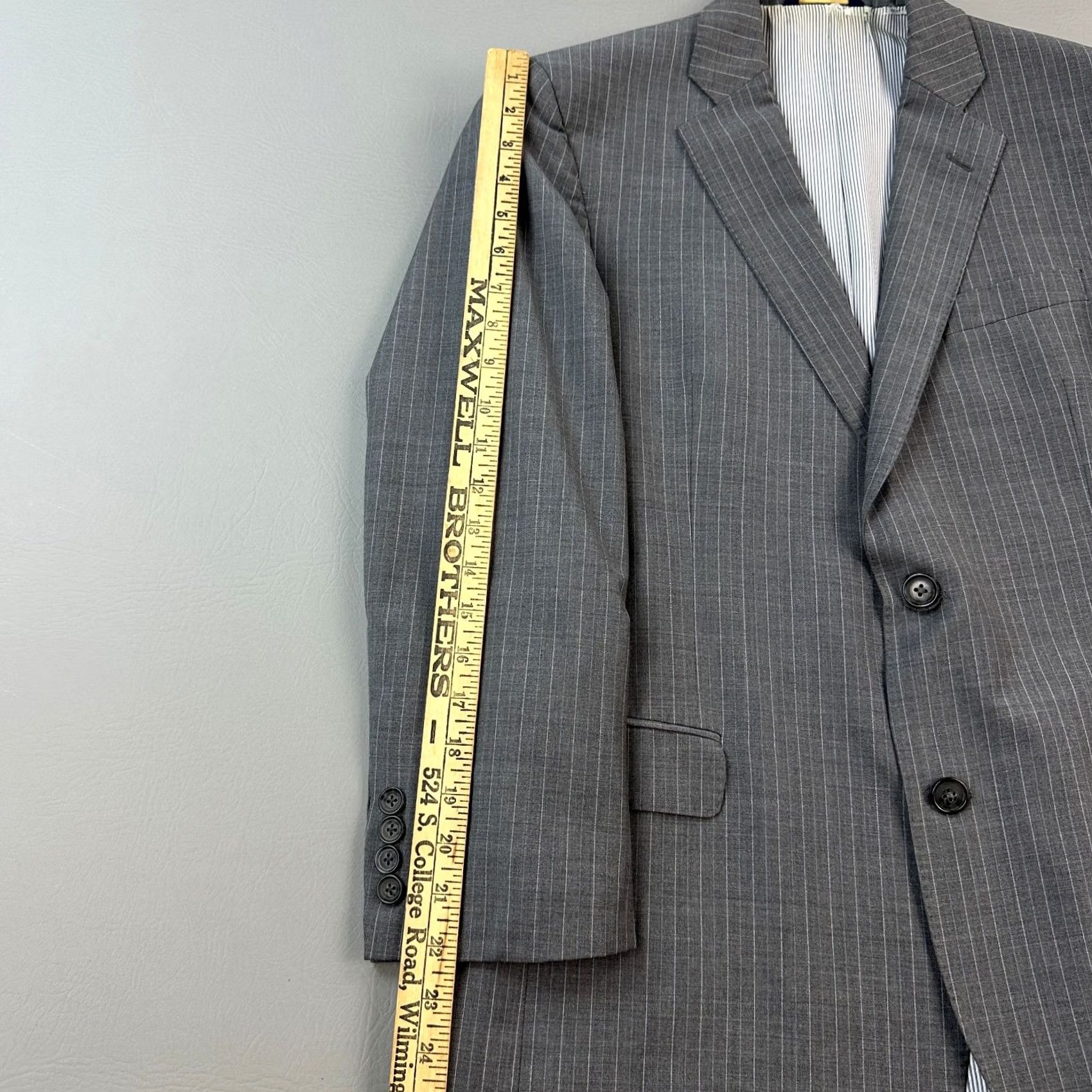 Brooks Brothers Brooks Brothers Explorer Blazer Mens 40S Gray Pinstripe Wool Fitzgerald Fit Blazer Size 40R - 4 Thumbnail