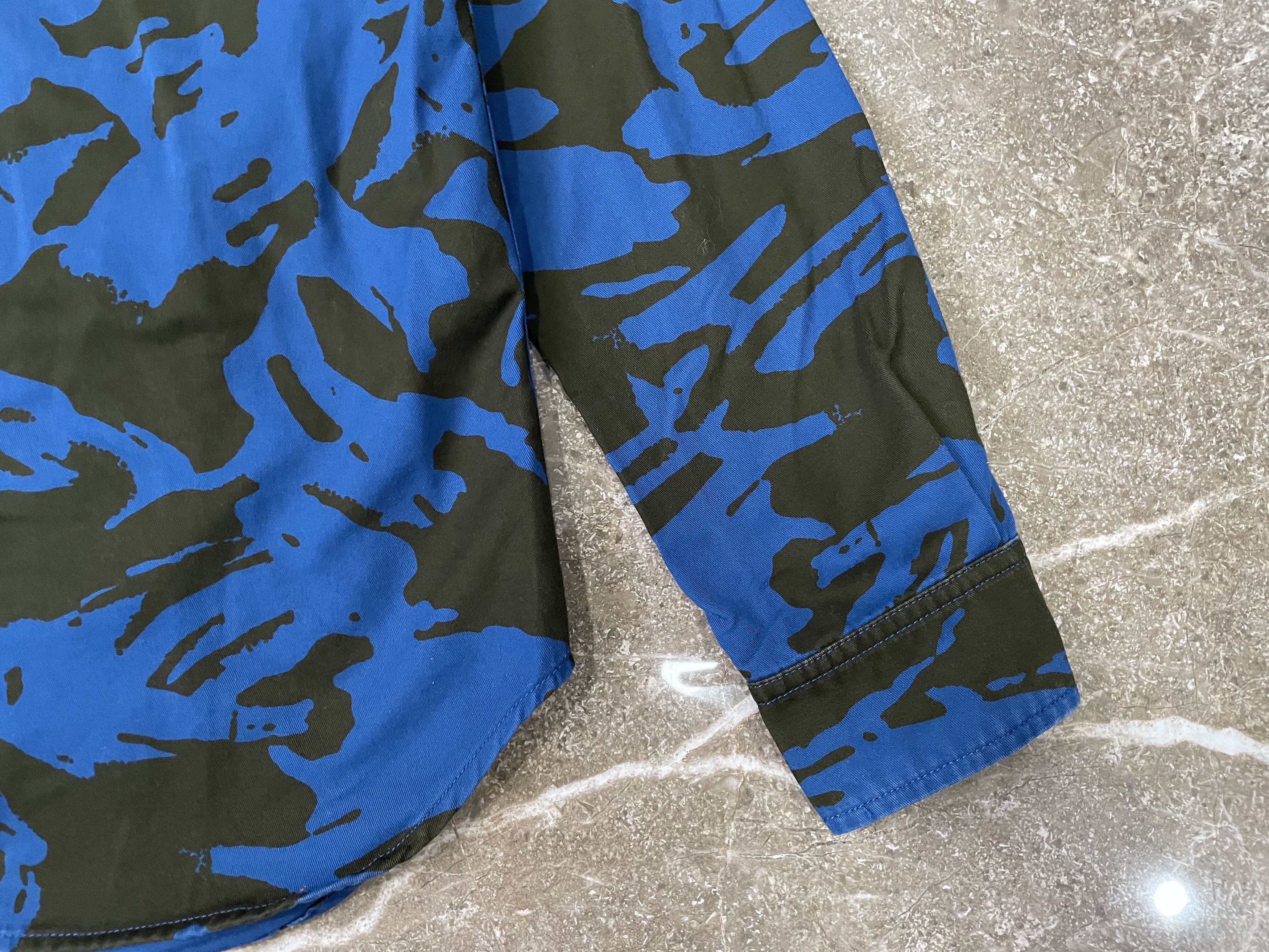 Marc by Marc Jacobs Marc By Marc Jacobs Camo Button Up Size US M / EU 48-50 / 2 - 5 Thumbnail