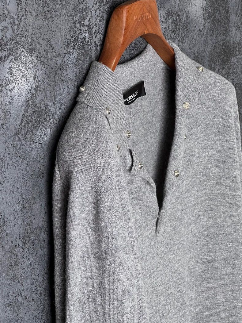 Versace Versace Gray willow studs decorate the long-sleeved polo s Size US M / EU 48-50 / 2 - 6 Thumbnail