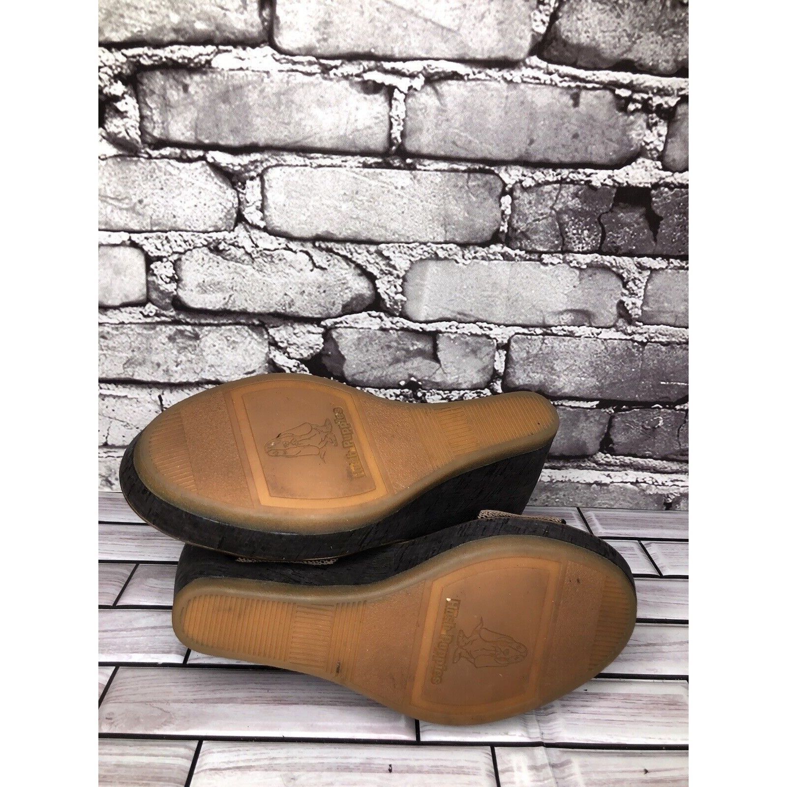 Hush Puppies Hush Puppies Taupe Leather Polka Dot Platform Wedges Sandals Size US 8 / IT 38 - 7 Thumbnail