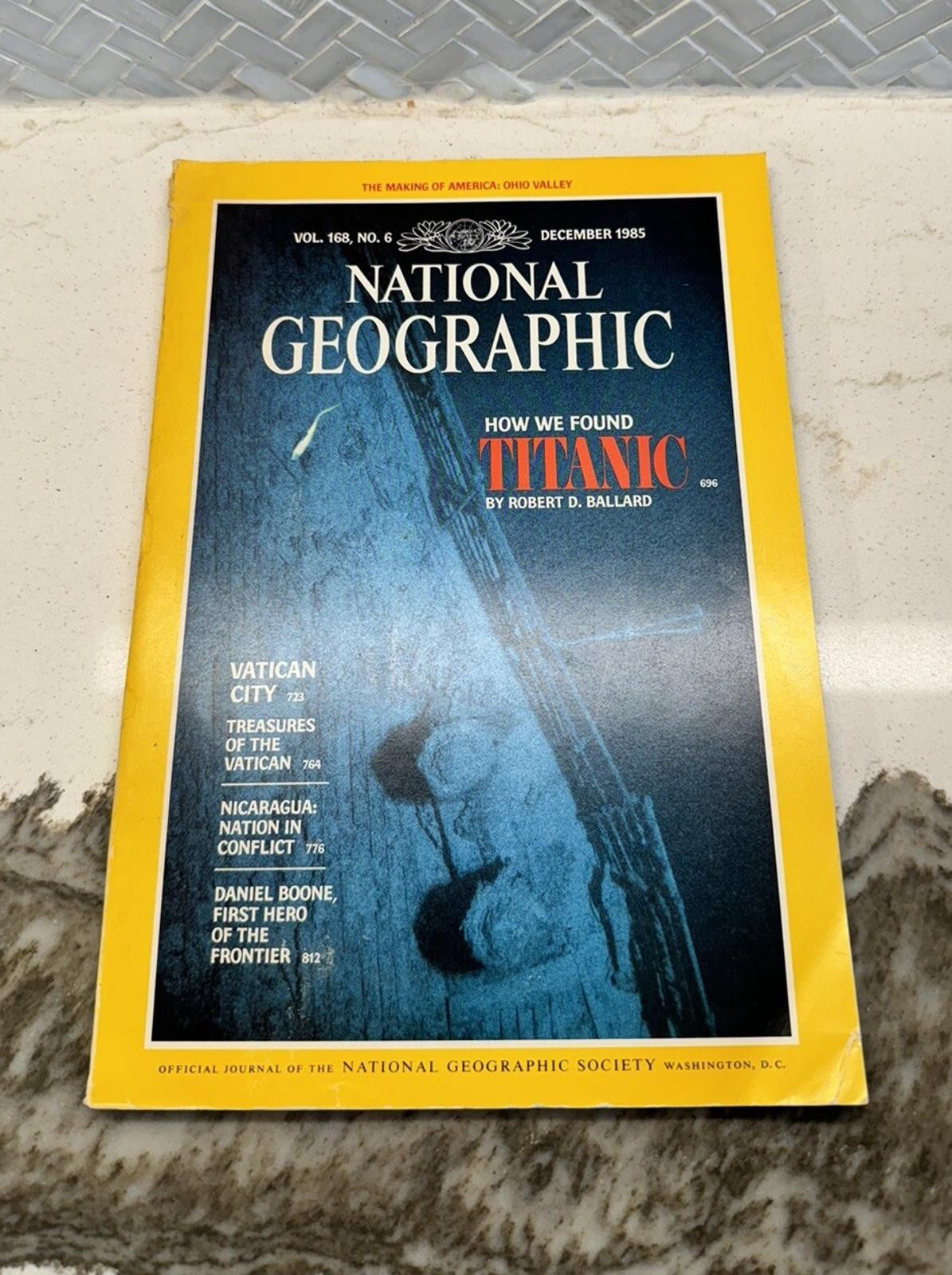 Designer Vintage National Geographic December 1985 How Found Titanic Size ONE SIZE - 1 Thumbnail