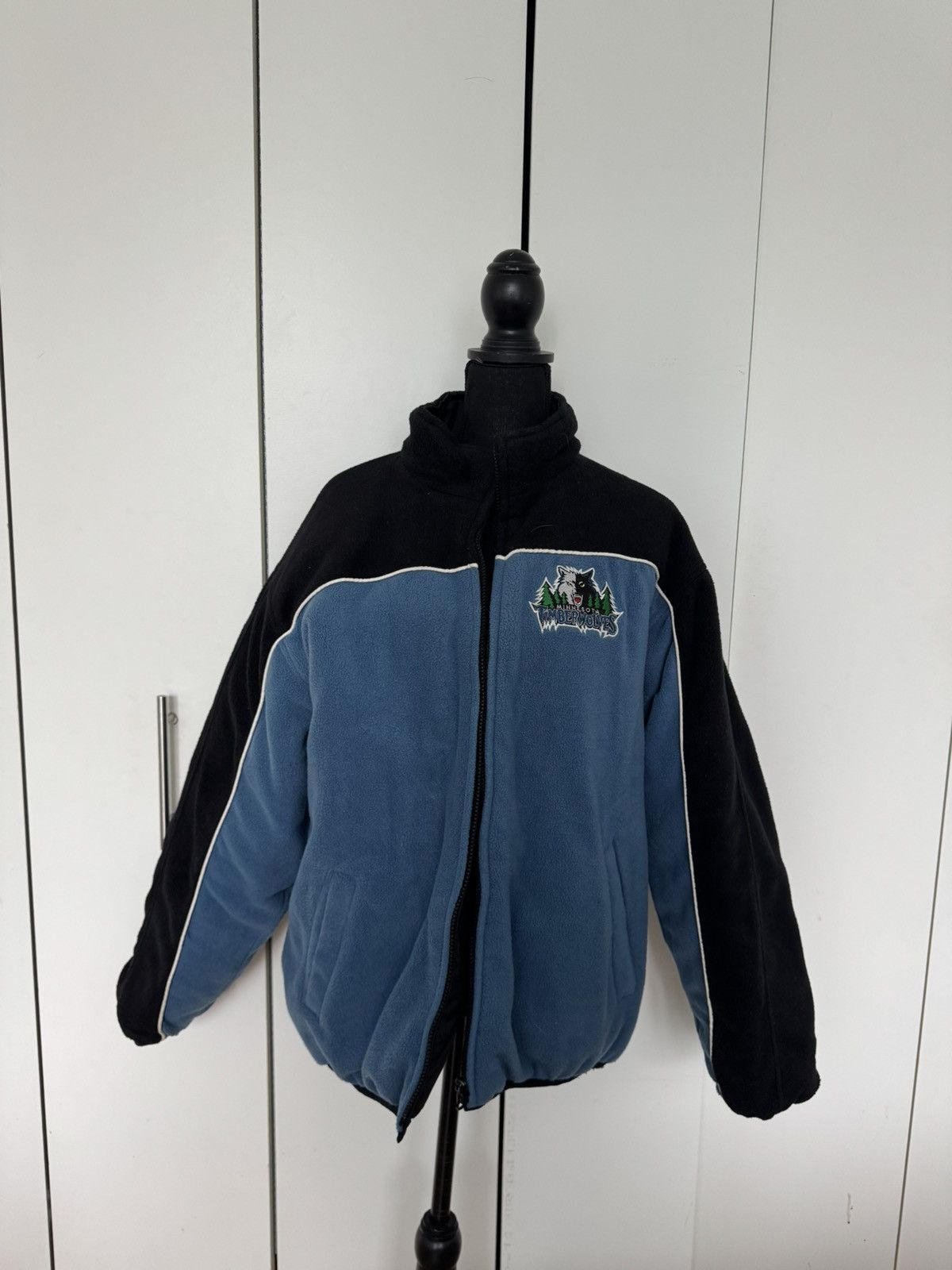 Vintage Vintage Minnesota Timberwolves reversible puffer jacket Size US XL / EU 56 / 4 - 4 Thumbnail