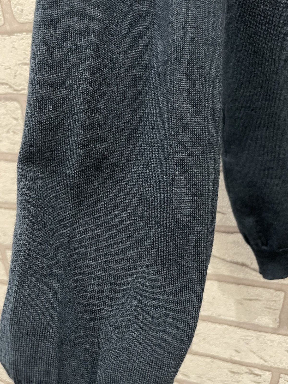 Gucci × Vintage Gucci Vintage Wool knited Sweater Small logo Made in Italy Size S / US 4 / IT 40 - 18 Thumbnail