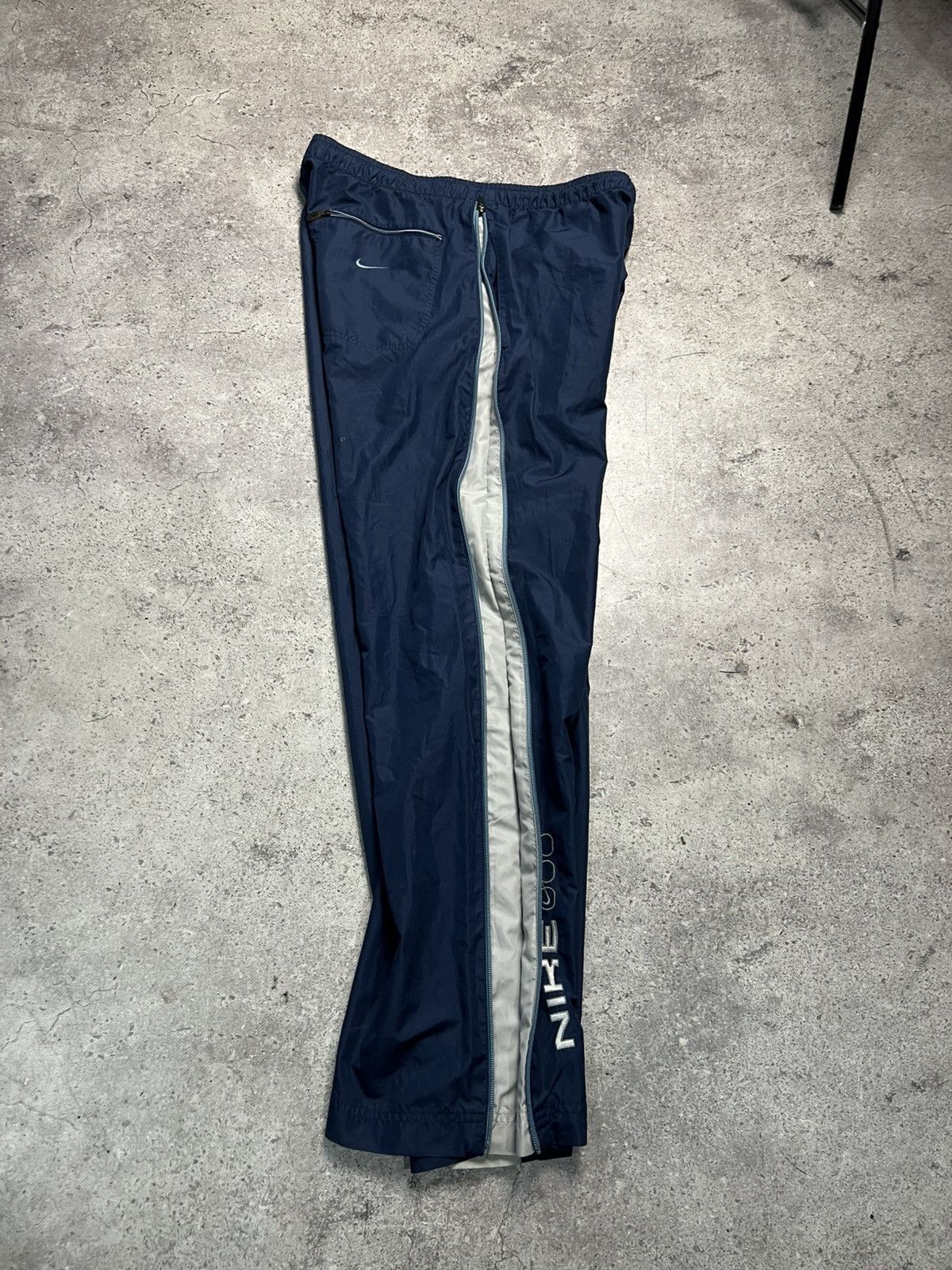Nike Vintage Nike nylon pants in black with swoosh mens 00s Size US 32 / EU 48 - 11 Thumbnail