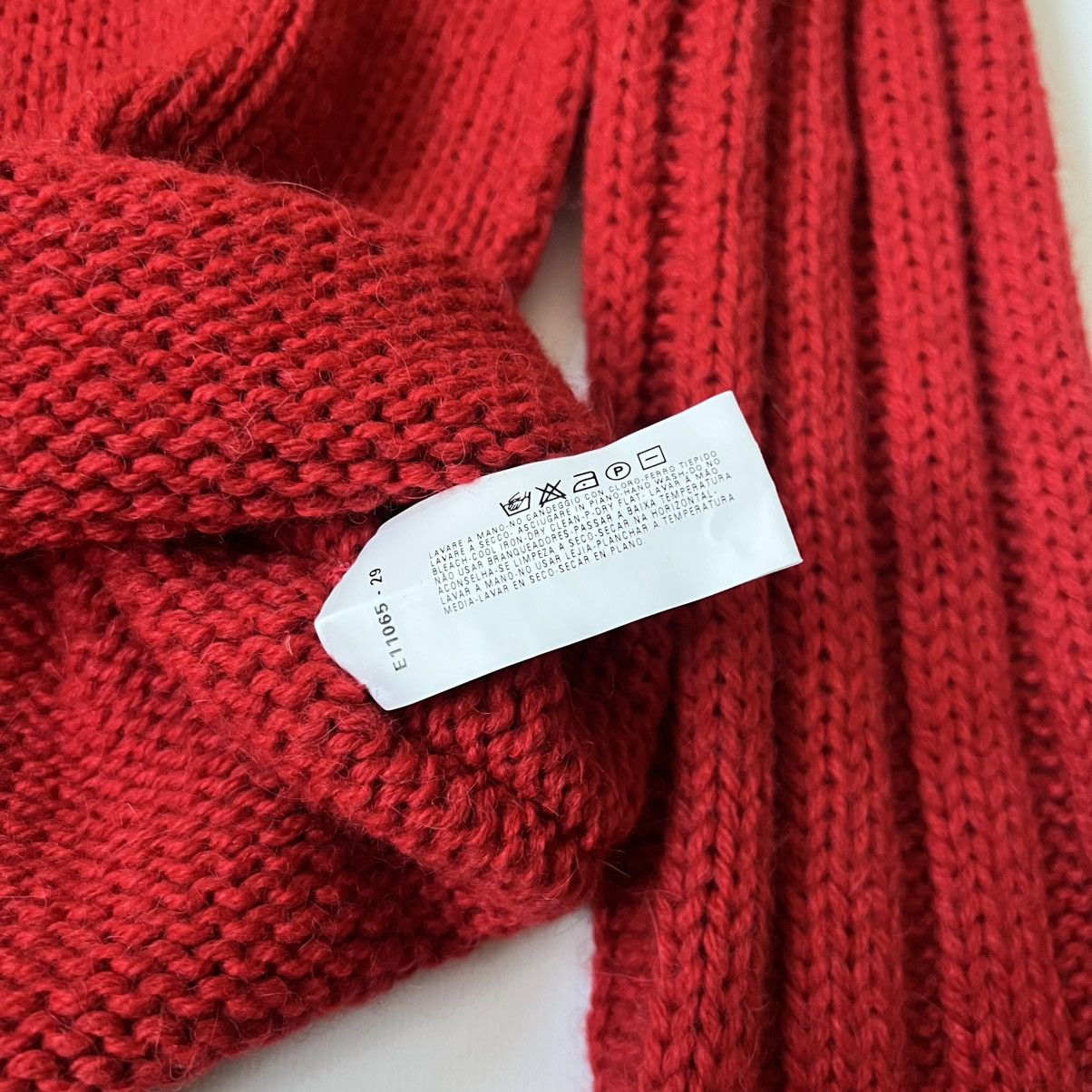 Armani Vintage Y2K Armani Jeans Red Knit Tiger Sweater Alpaca Woo Size US M / EU 48-50 / 2 - 9 Thumbnail