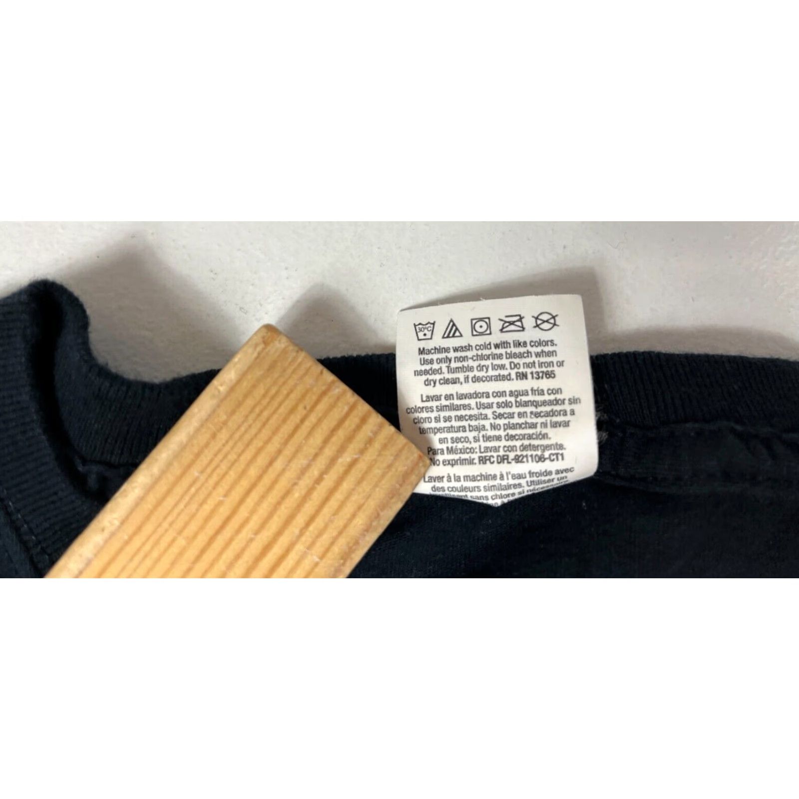 Fruit Of The Loom D.A.R.E. To Resist Drugs and Violence Men’s T-Shirt Sz L Black Cotton Fruit of the Loom Short Sleeve Crew Neck Adult Large Mens Size US L / EU 52-54 / 3 - 6 Thumbnail