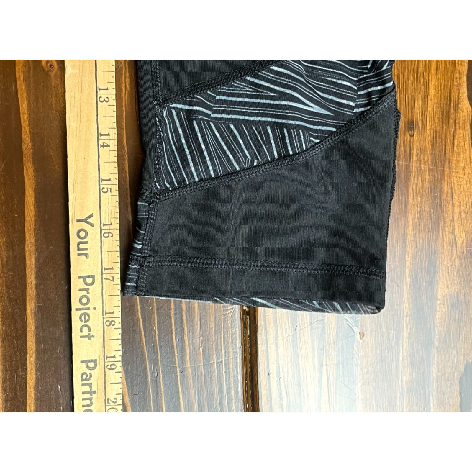 Athletic Works Athletic Works Pants Women L Black Pull On Dri Works Activewear Capri Fit Athletic Womens Regular Size L Pants | Inseam 17.5 | Flat Front | Casual Size 36" / US 14 / IT 50 - 7 Thumbnail