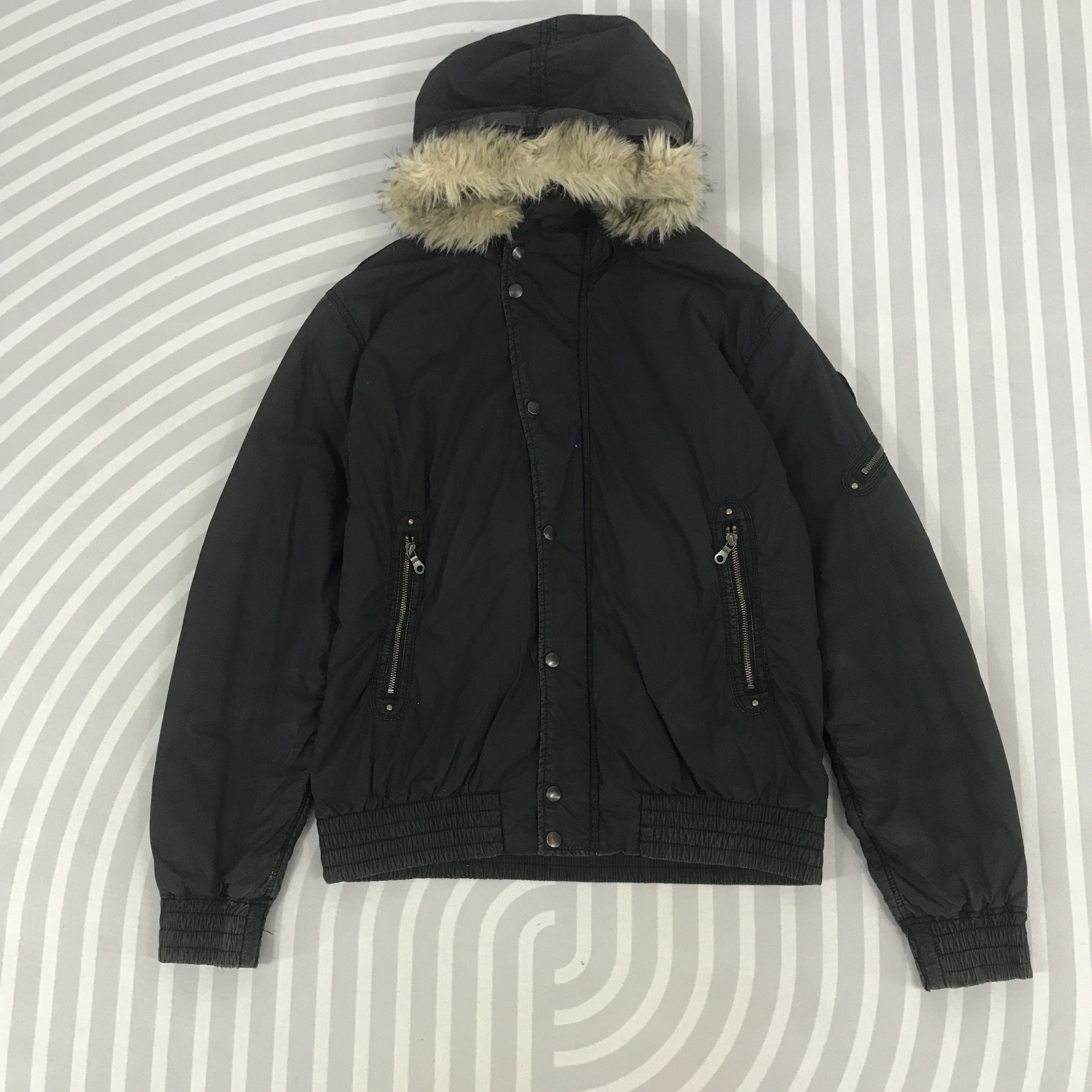 Uniqlo × Vintage Vintage Uniqlo Fur hoodie black faded style Jacket Size US XL / EU 56 / 4 - 1 Thumbnail