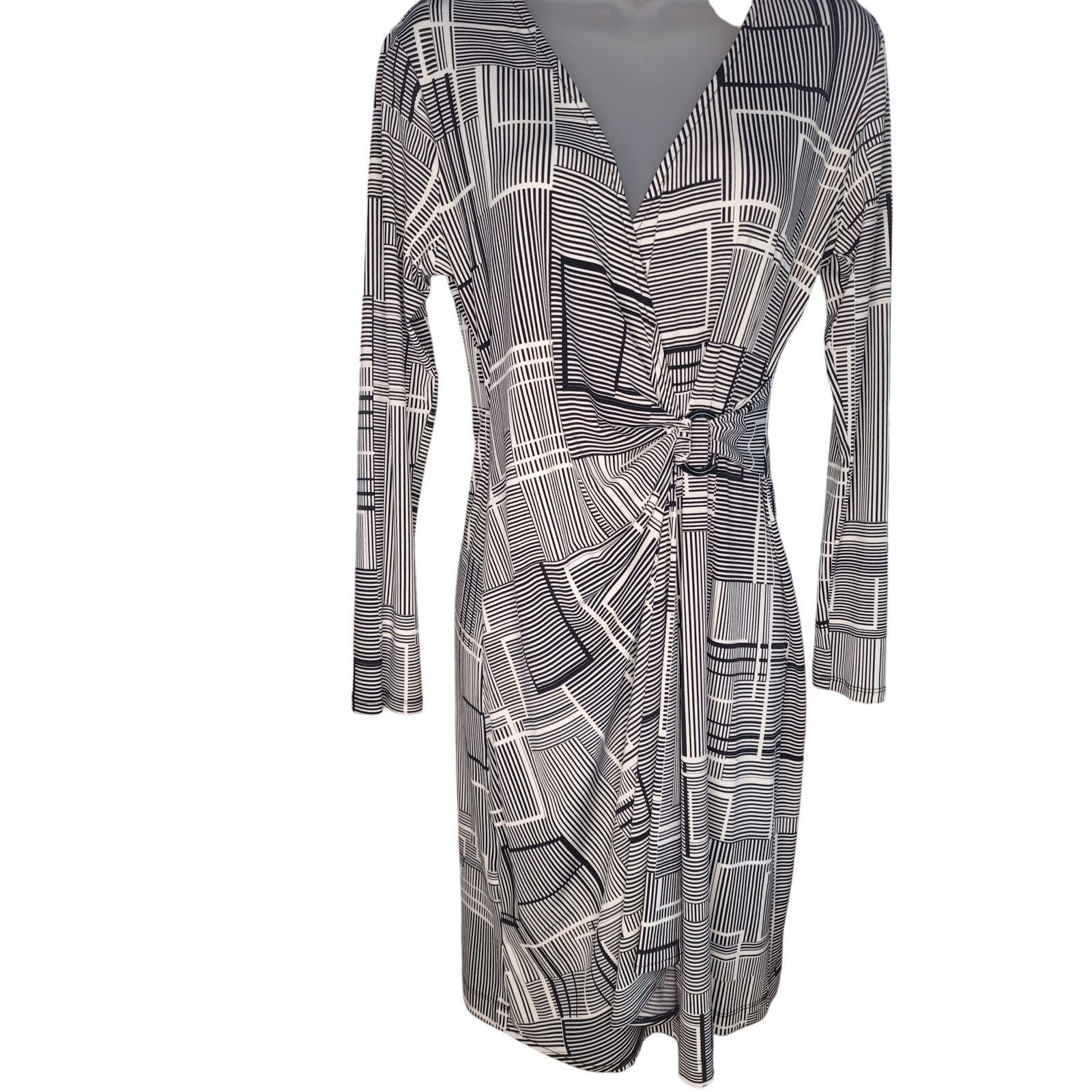 Donna Morgan Donna Morgan Wrap Dress Blk/Wht Geometric V-neck Sz 4 Size S / US 4 / IT 40 - 1 Thumbnail
