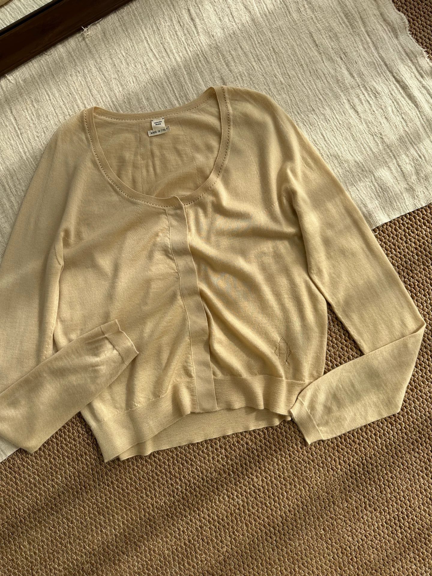 Hermes HERMES JPG h-embroidered cashmere cardigan women's tan Size M / US 6-8 / IT 42-44 - 1 Thumbnail