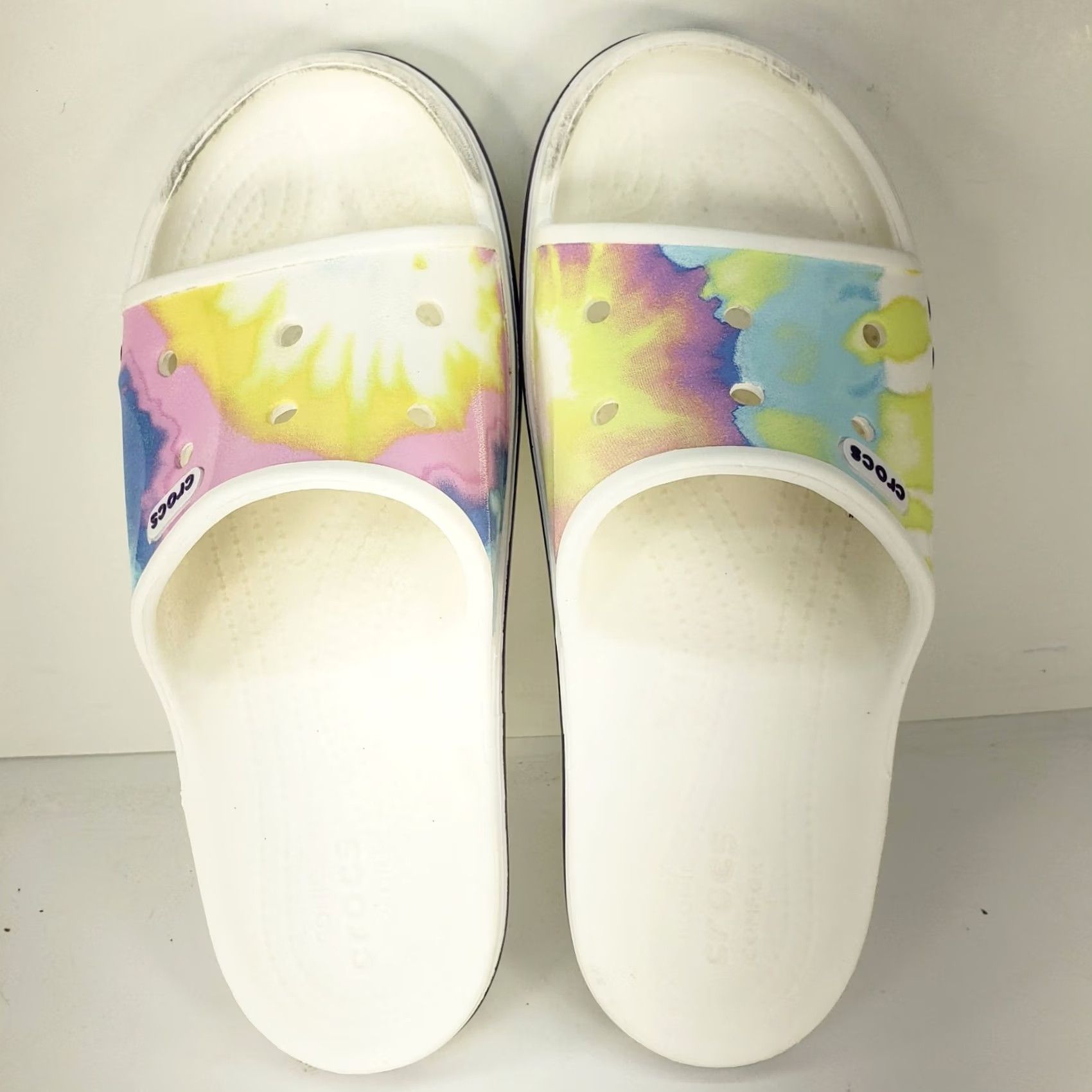 Crocs Crocs Classic Multicolor Crocband Slide Sandals White M5/W7 Women Crocs Classic Multicolor on White Slide Casual Summer Standard Slip On Womens Shoes Size US 7 / IT 37 - 6 Thumbnail