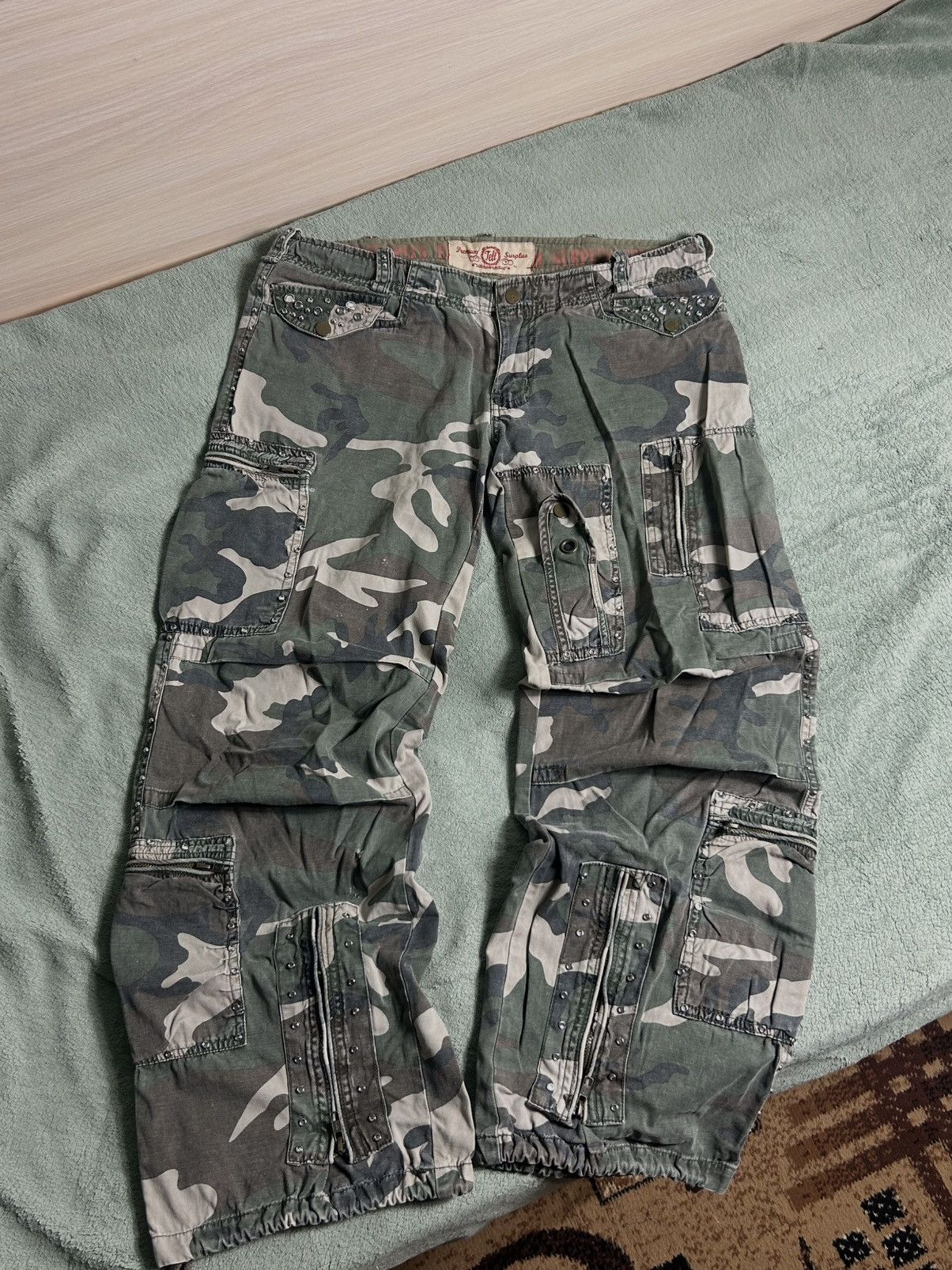 Japanese Brand Y2K Military Camo Baggy Cargo Pants 00s Studs & Rhinestones Size US 29 - 2 Thumbnail