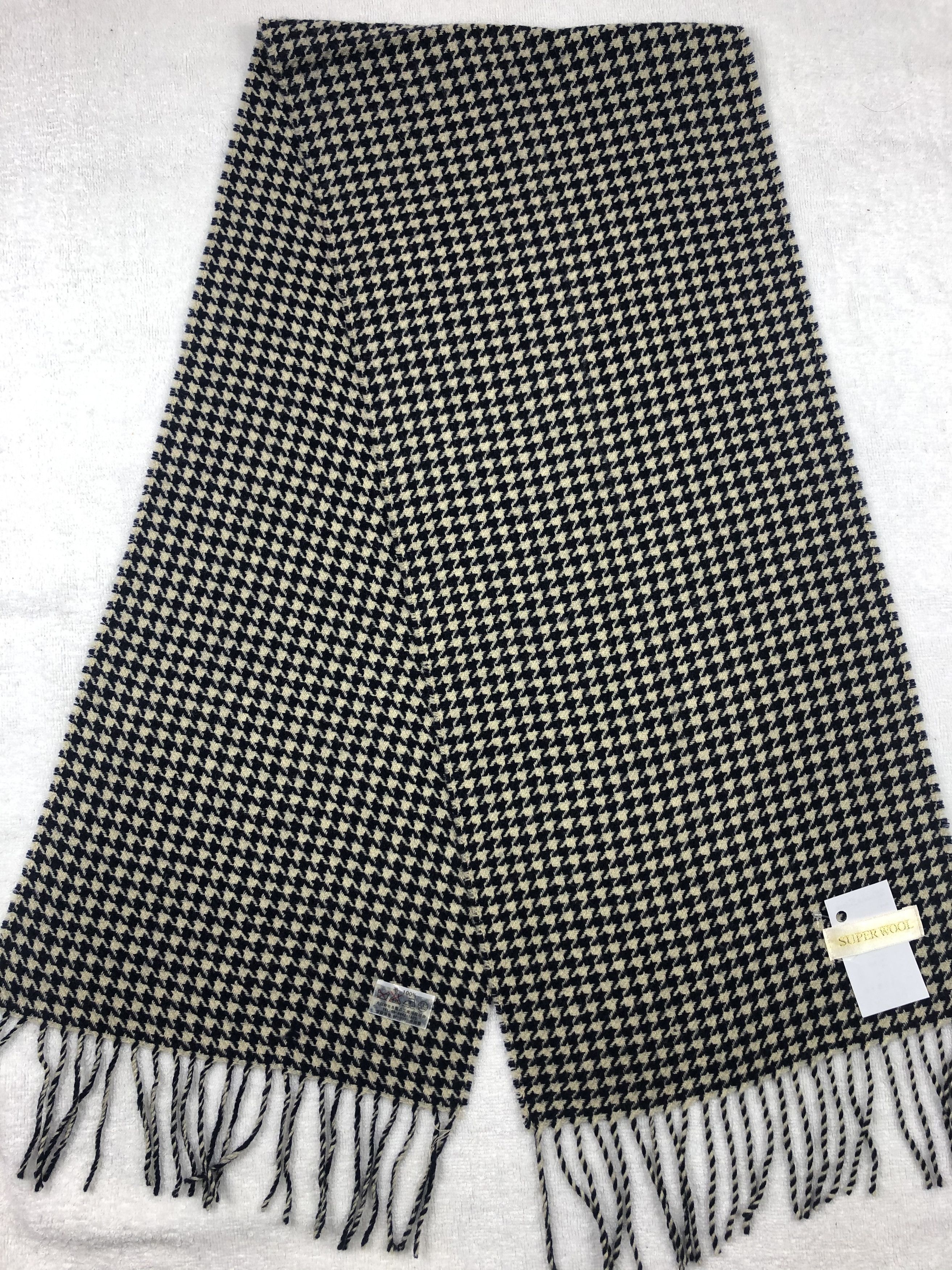 Vintage Houndstooth Design Scarf / Muffler / Neckwear Size ONE SIZE - 5 Thumbnail