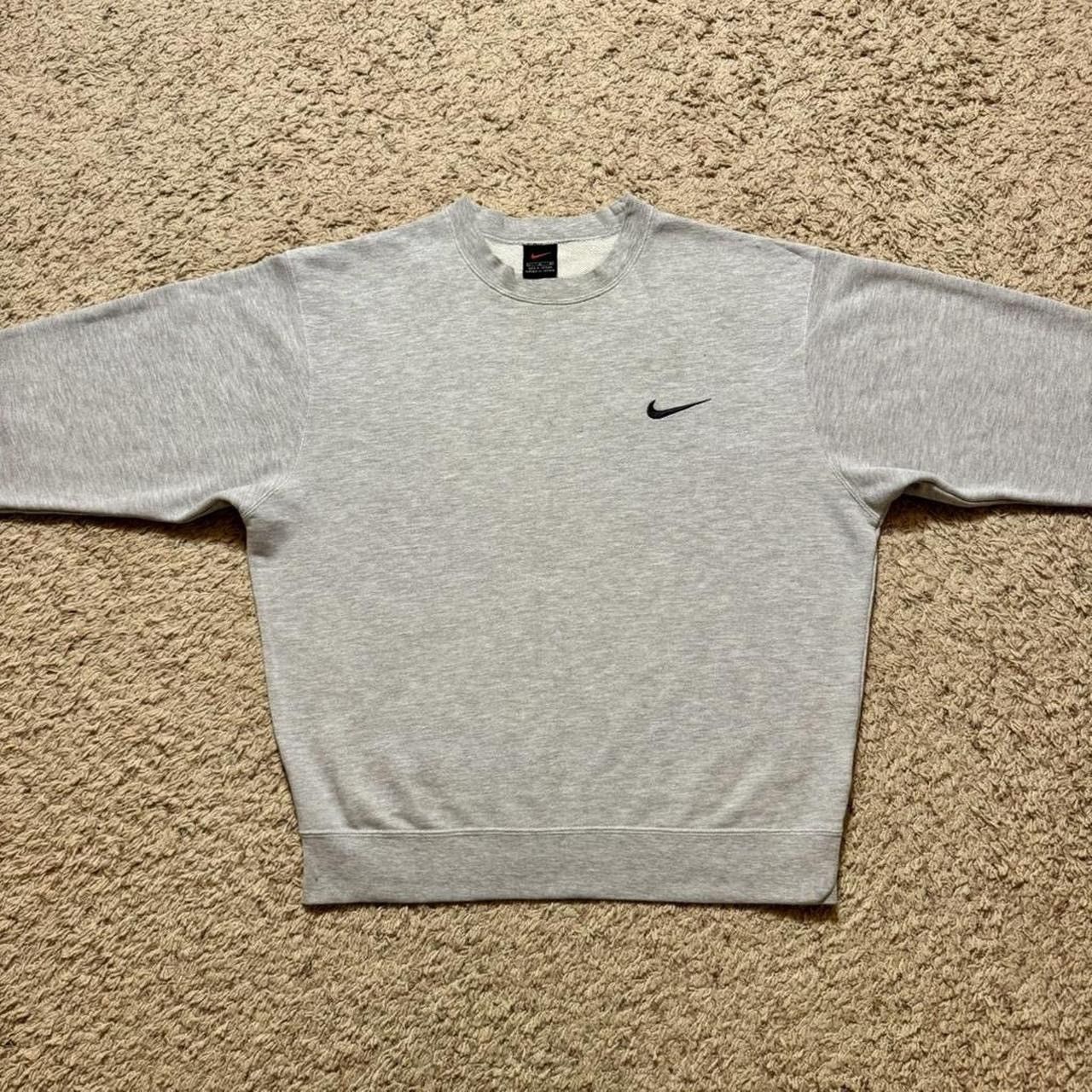 Nike Vintage Nike Swoosh Gray Embroidered Black Tag Sweatshirt Size US L / EU 52-54 / 3 - 2 Thumbnail