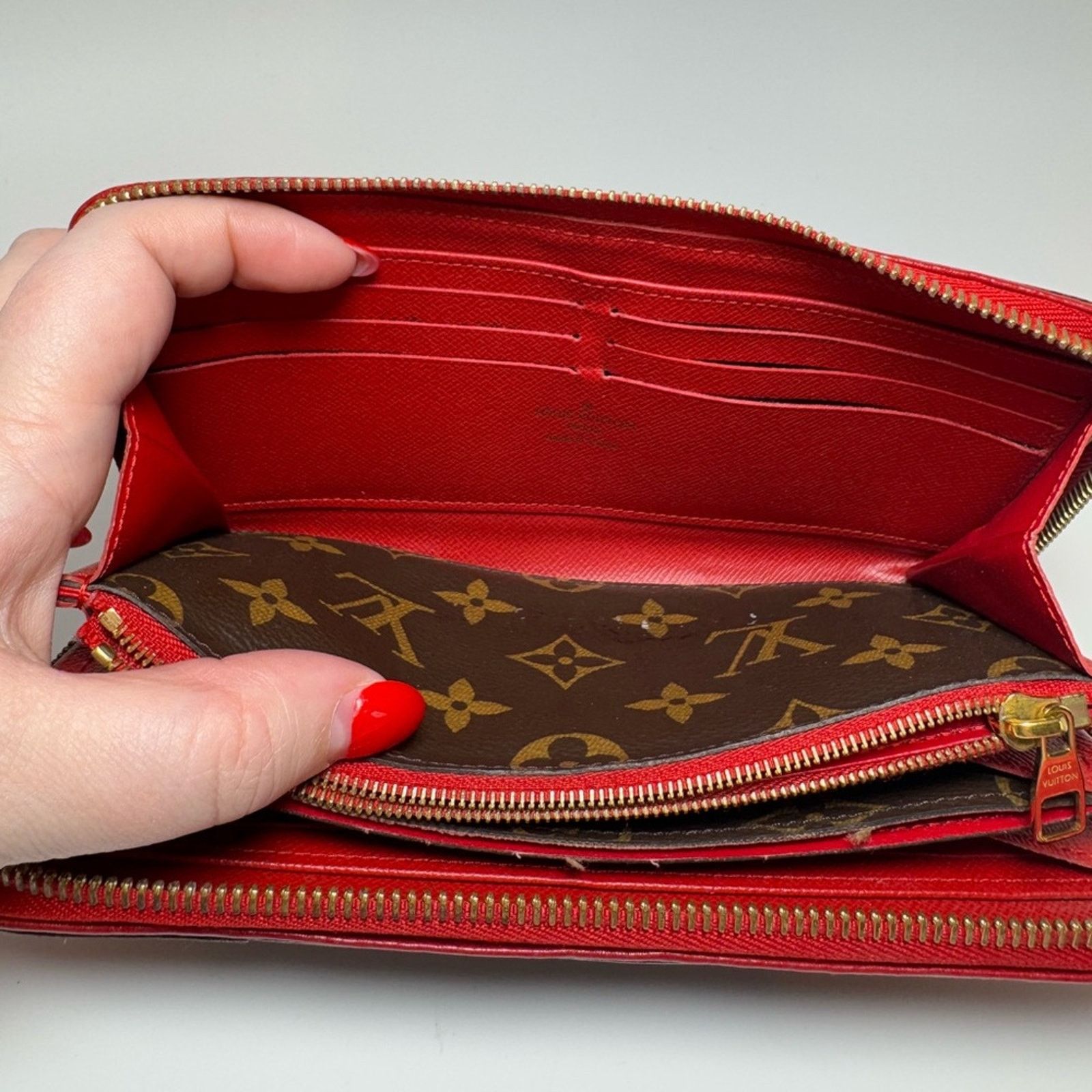 Louis Vuitton Louis Vuitton Retiro Zippy Wallet in Cerise Red Monogram Size ONE SIZE - 6 Thumbnail