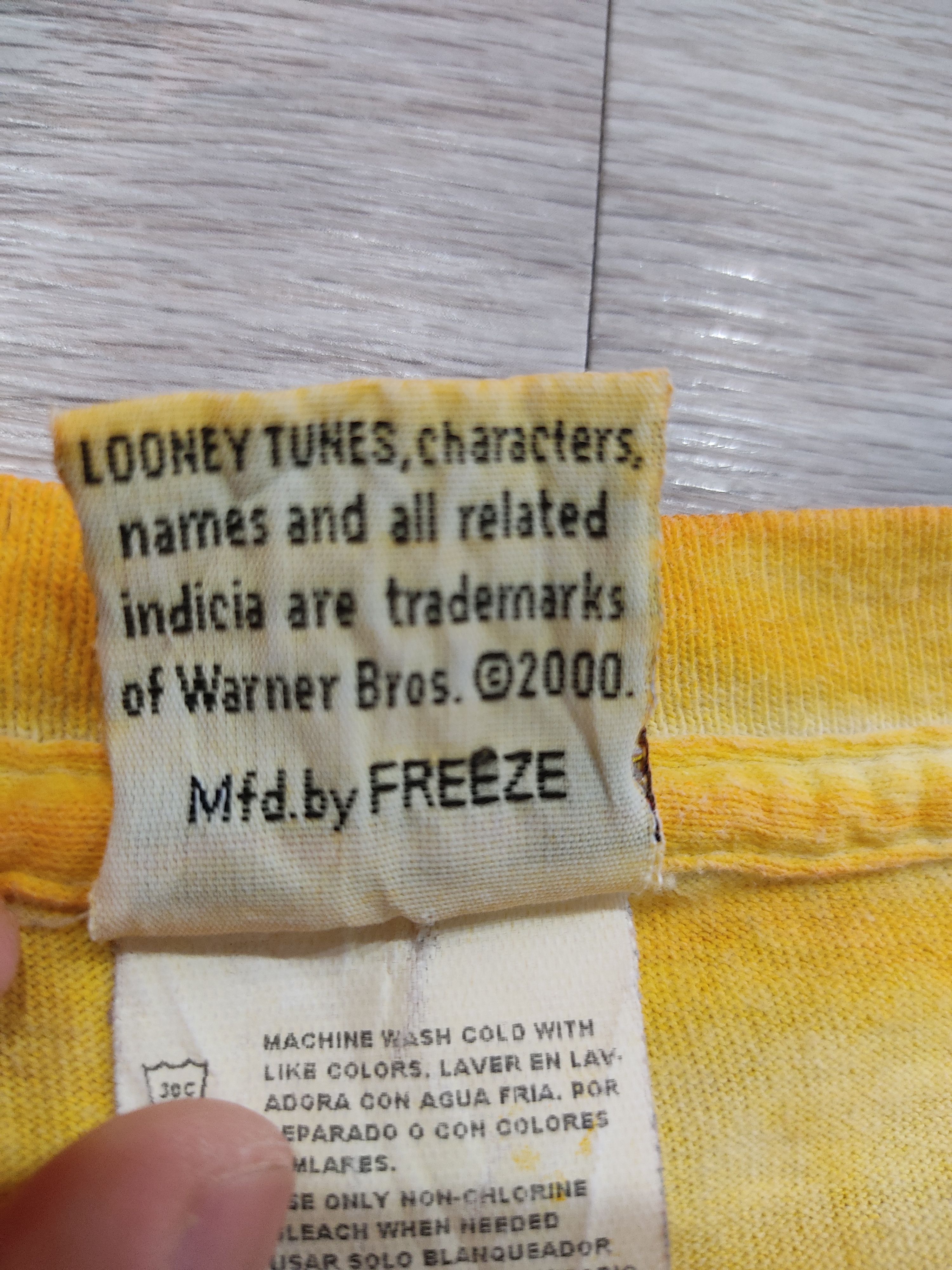 Vintage TWEETY BIRD WILD THINGS 2000 Size US M / EU 48-50 / 2 - 5 Thumbnail