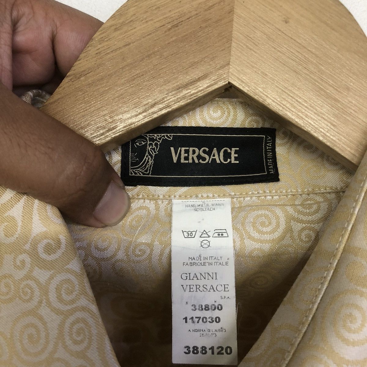Versace GIANNI VERSACE BUTTON SHIRT Size US L / EU 52-54 / 3 - 11 Thumbnail