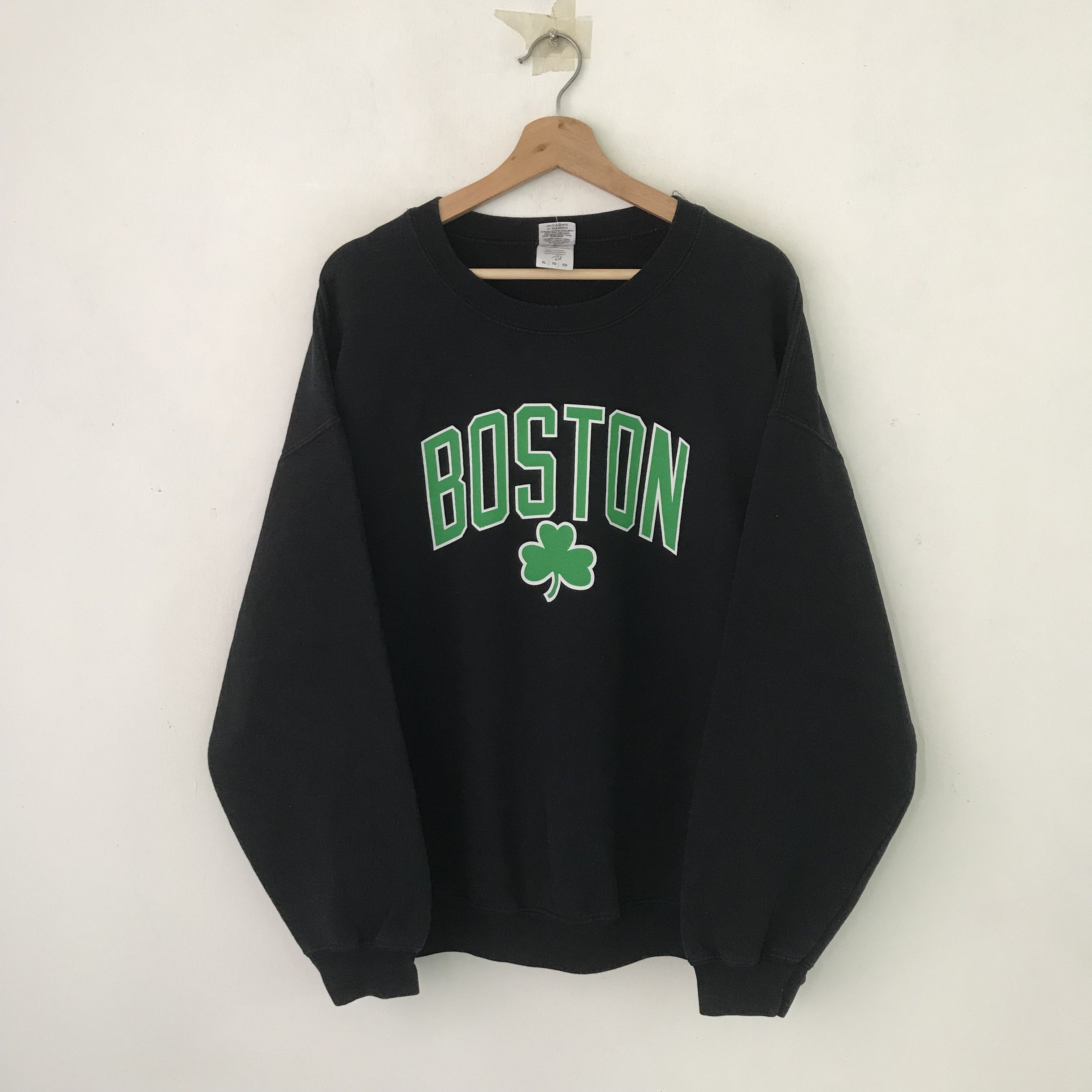 Vintage Y2K Boston Black Sweatshirt - 125