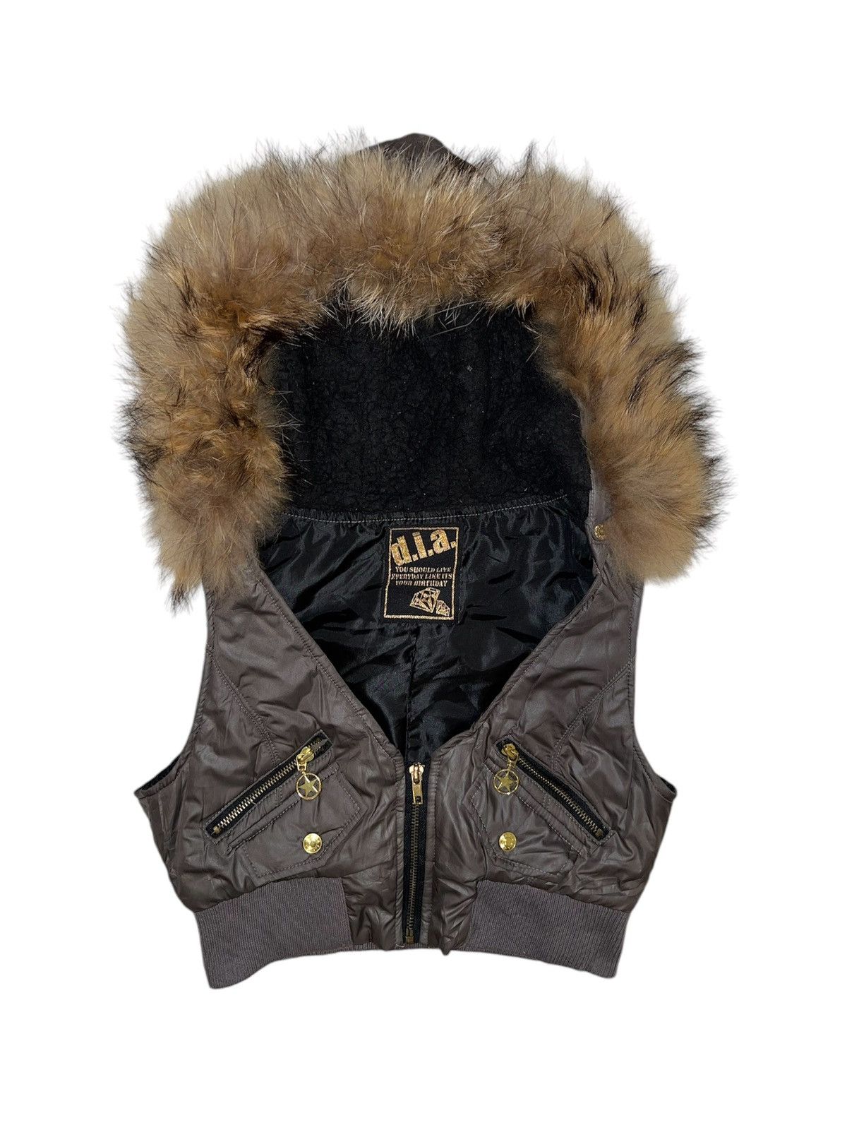 Japanese Brand RARE D.I.A. fur cropped puffer vest 🧷🖤 Size ONE SIZE - 3 Thumbnail