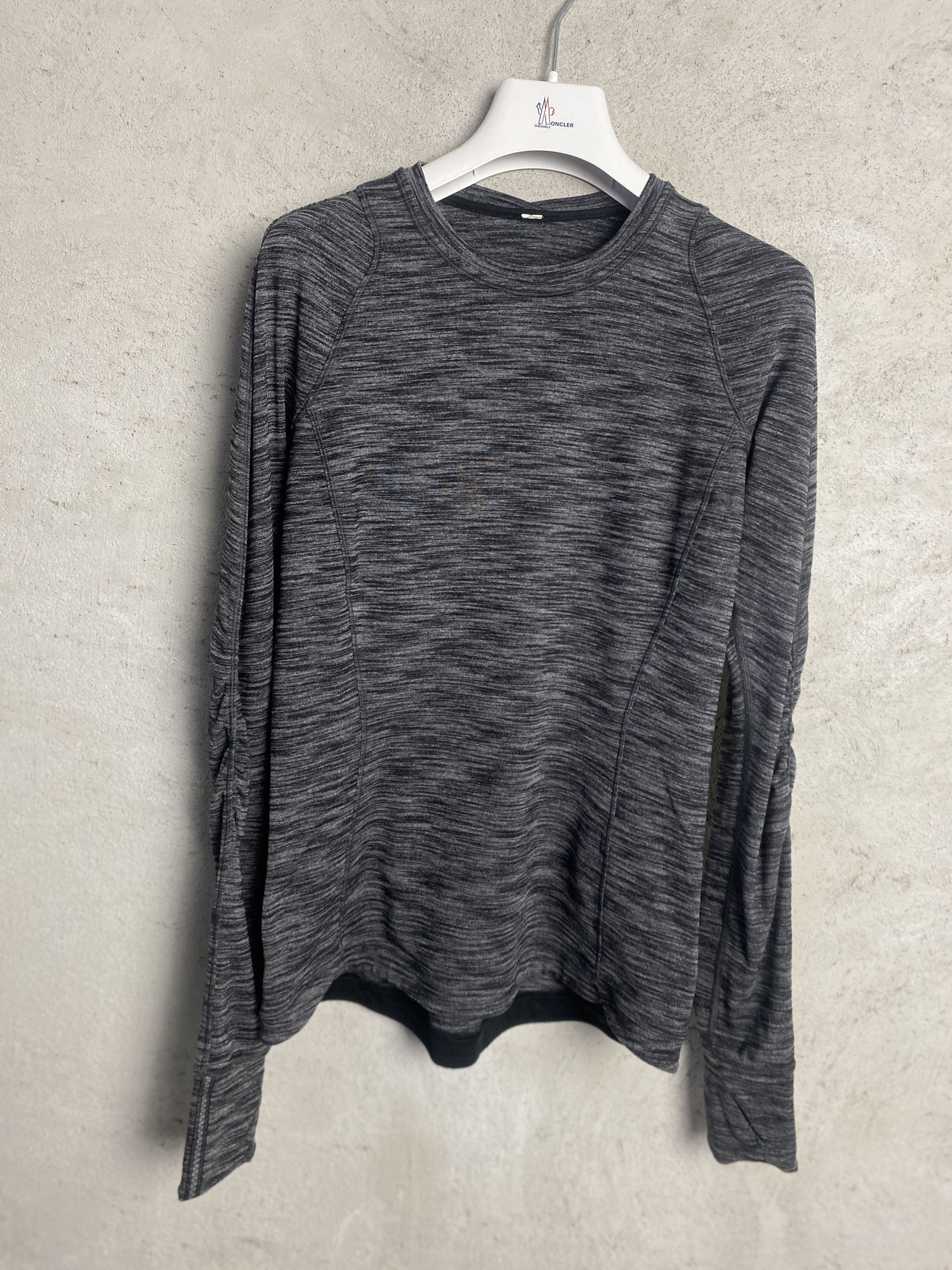 Lululemon Lululemon longsleeve blouse run tee gym pilates yoga pilates Size S / US 4 / IT 40 - 1 Thumbnail