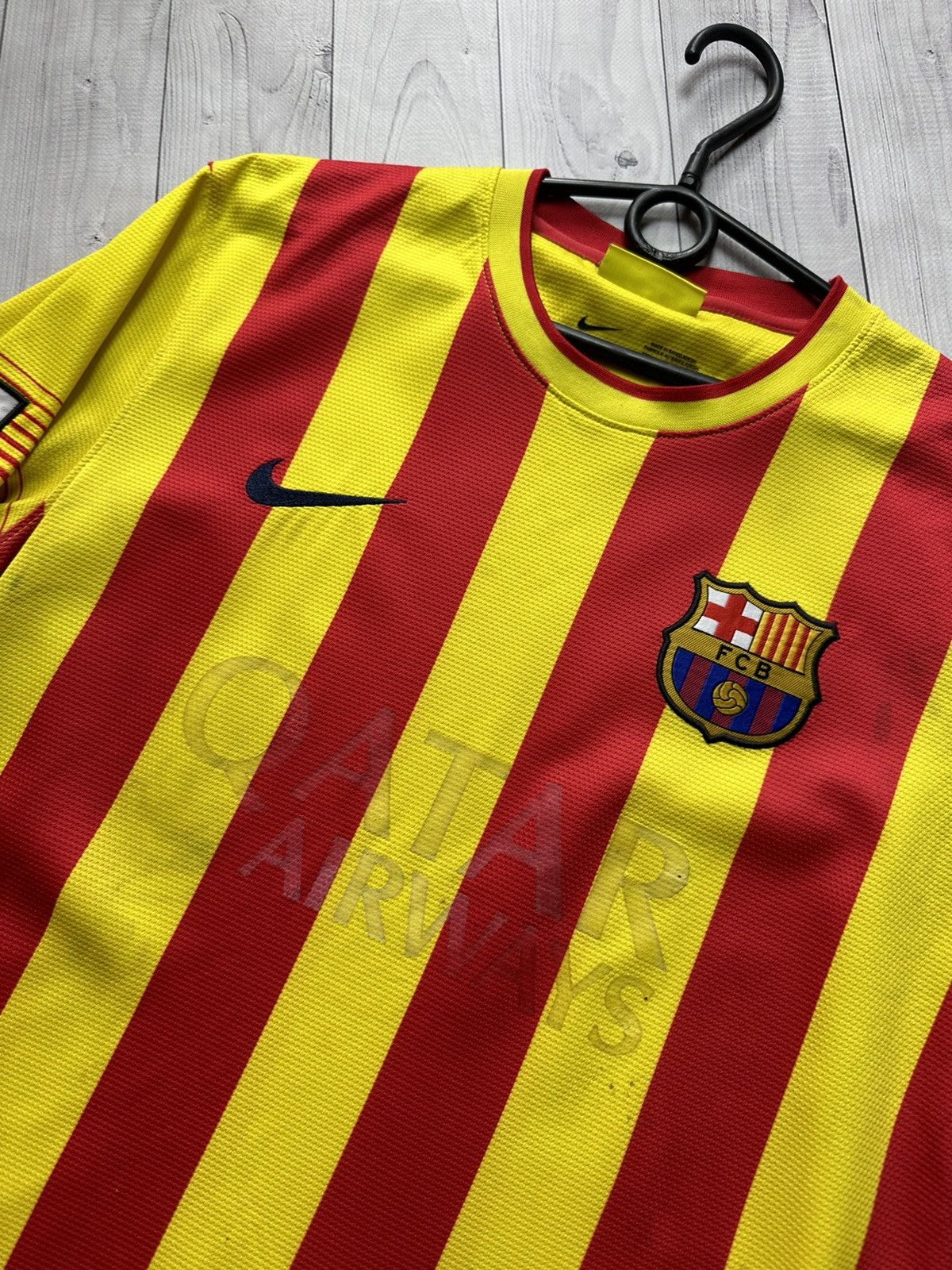 Vintage Vintage Barcelona soccer jersey size M distressed Size US M / EU 48-50 / 2 - 4 Thumbnail