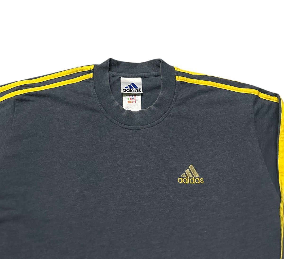 Vintage Vintage Adidas small logo sweatshirt Size US M / EU 48-50 / 2 - 4 Thumbnail