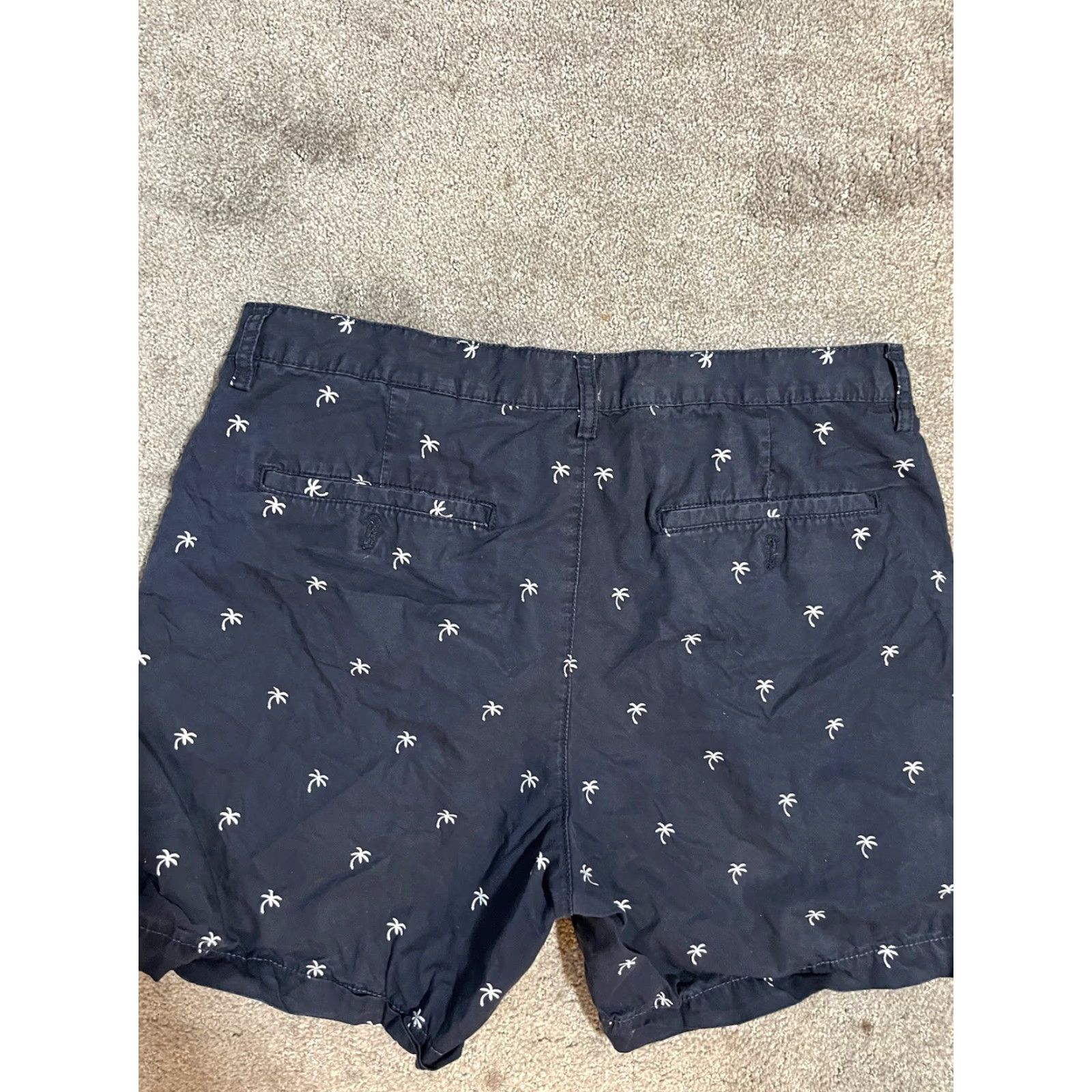 H&M H&M Chino Shorts Palm Tree Print Navy Blue Sz 33R Mens Size US 33 - 2 Thumbnail