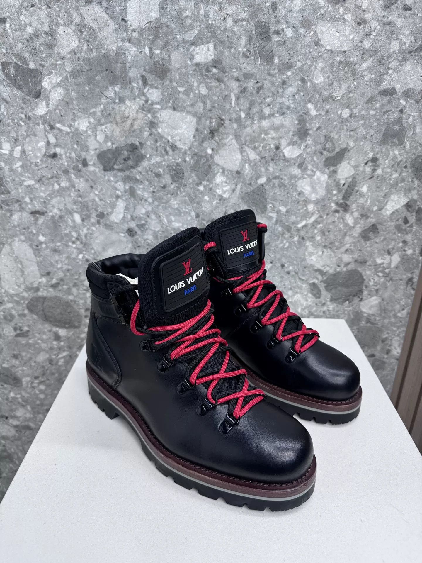 Louis Vuitton Louis Vuitton Classic Hiking Boots Size US 10 / EU 43 - 1 Thumbnail