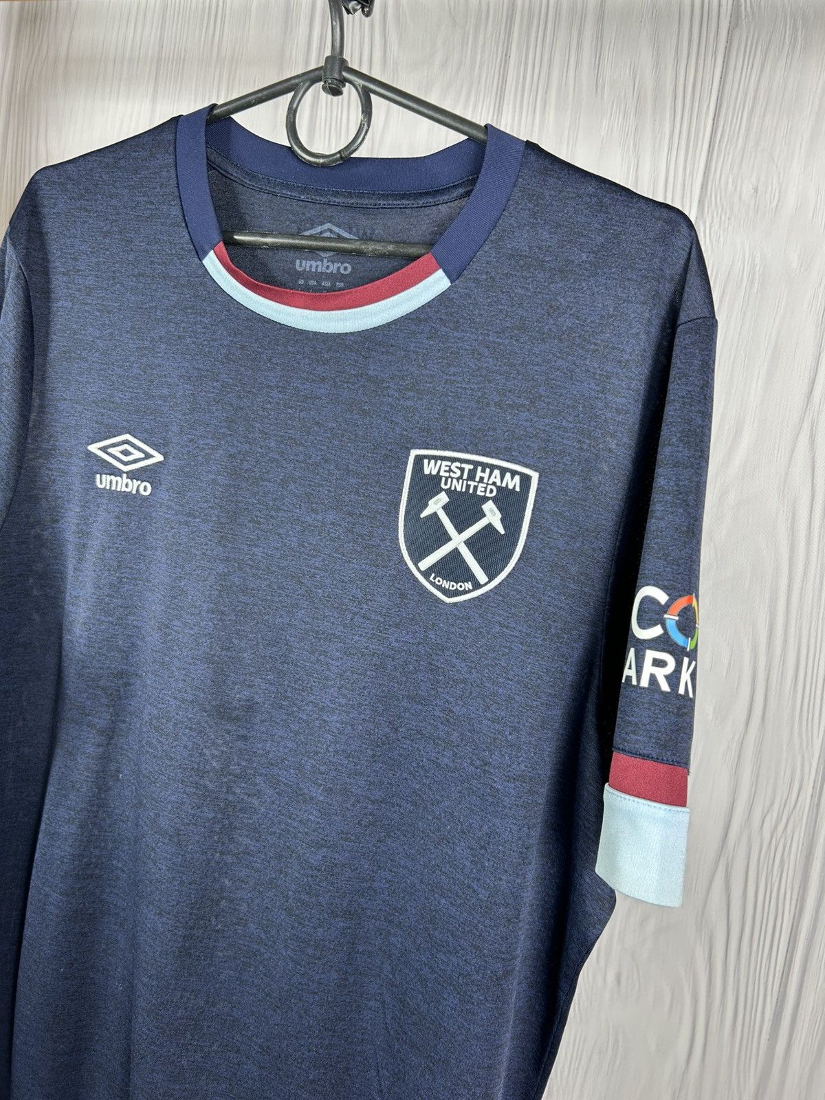 Umbro Umbro West Ham United 2021/2022 Jersey Football Shirt Size L Size US L / EU 52-54 / 3 - 4 Thumbnail