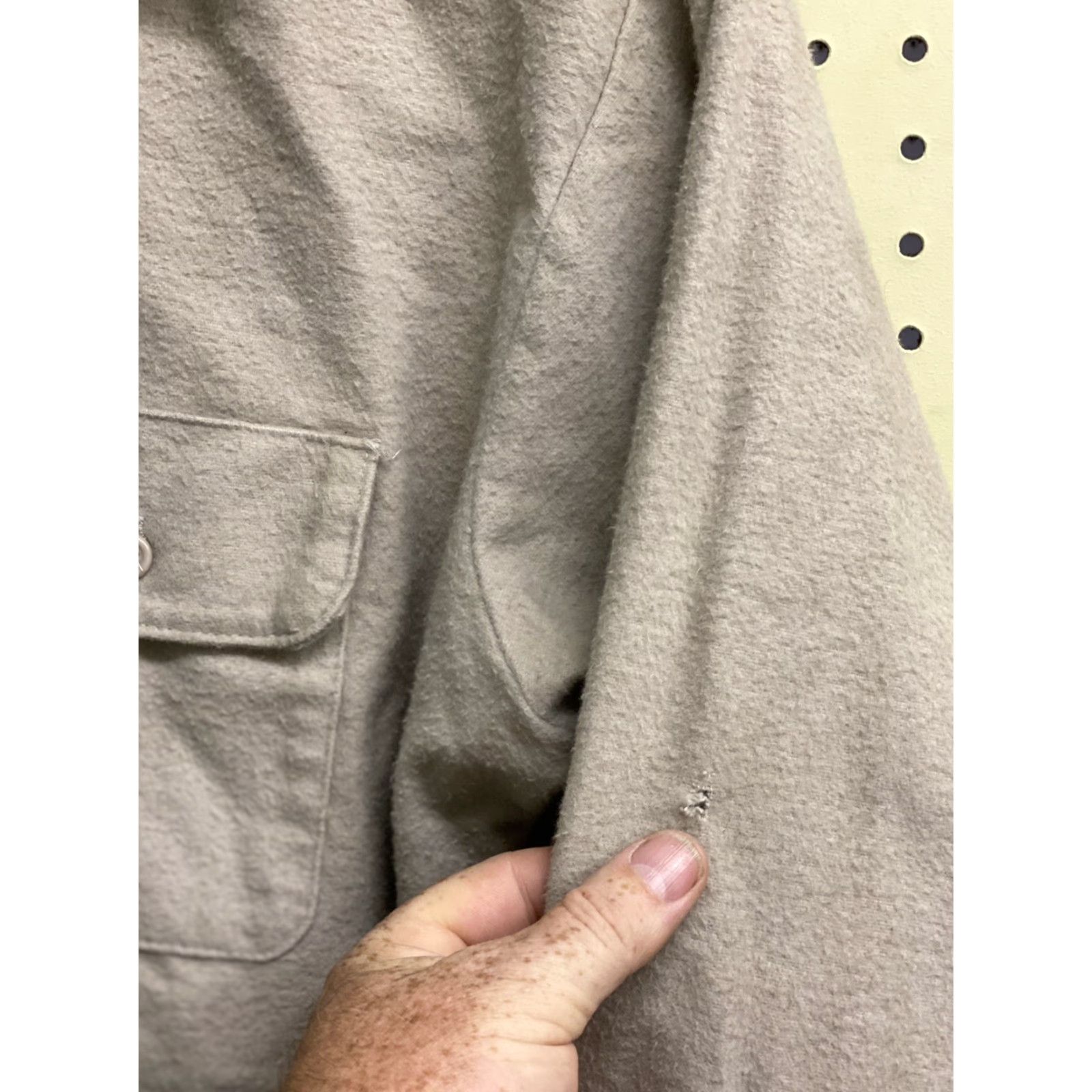 Vintage VINTAGE Five Brother Shirt Mens Large L Long Sleeve Flannel Cotton Beige Button-Up Collared Solid As Is Size US L / EU 52-54 / 3 - 4 Thumbnail