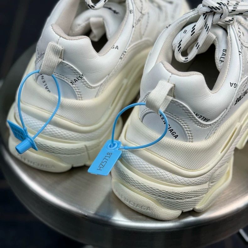 Balenciaga Balenciaga Triple Sneakers Size 37 Boxed-2506 Size US 6 / EU 39 - 5 Thumbnail