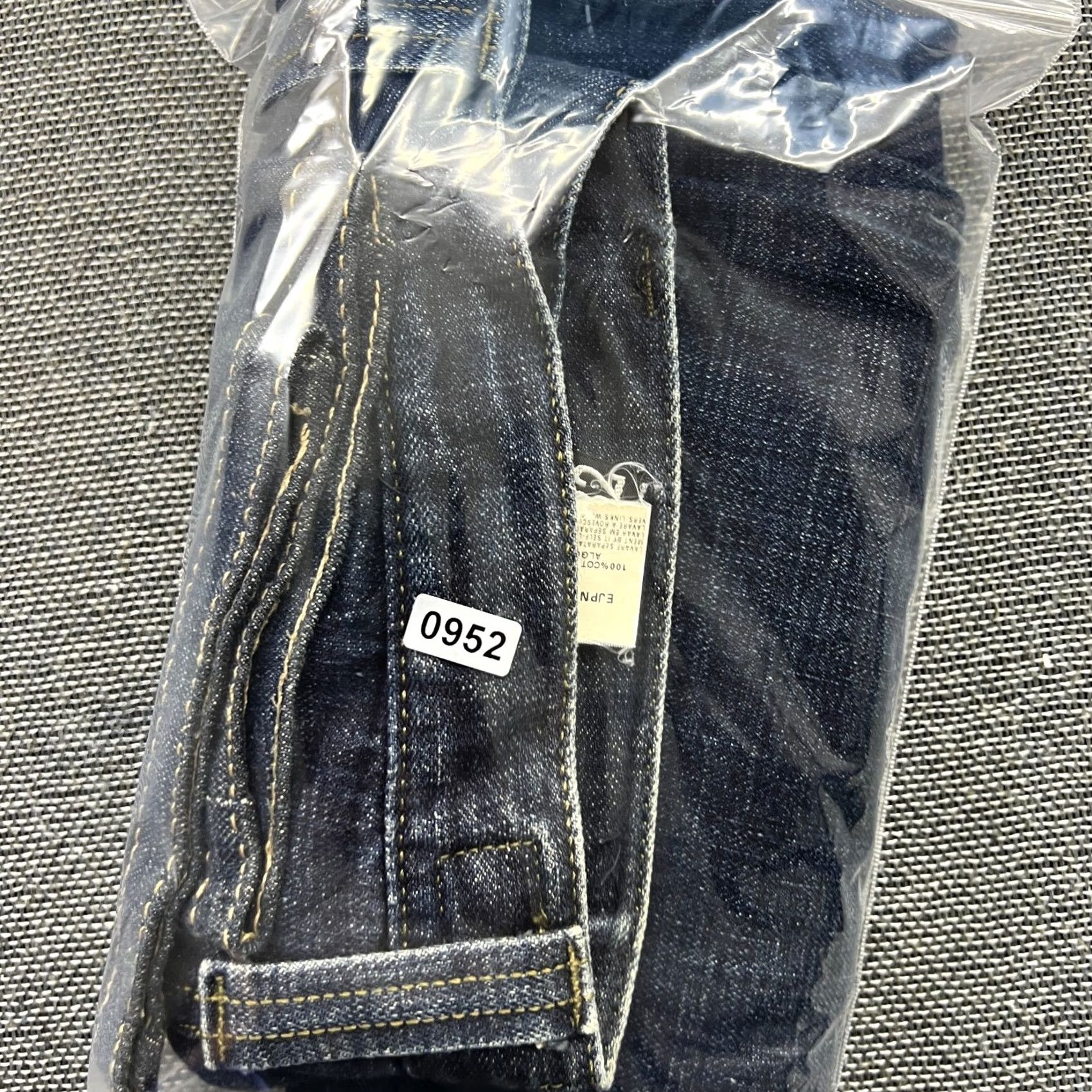 Emporio Armani Emporio Armani Mens Jeans Size 32 Straight Blue Denim Button Fly Slim Fit Size US 32 / EU 48 - 2 Thumbnail