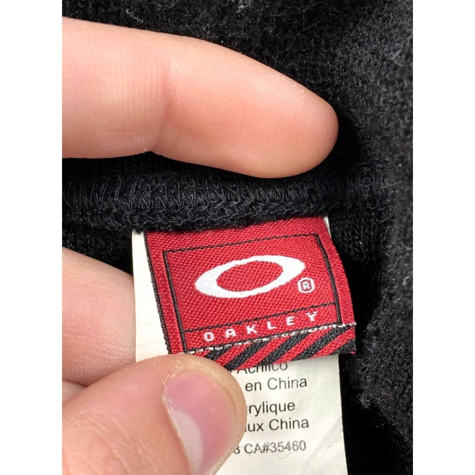 Oakley VINTAGE Oakley Beanie Mens One Size Black Knit Acrylic Winter Beanie Oakley Mens Winter Beanie Size ONE SIZE - 6 Thumbnail