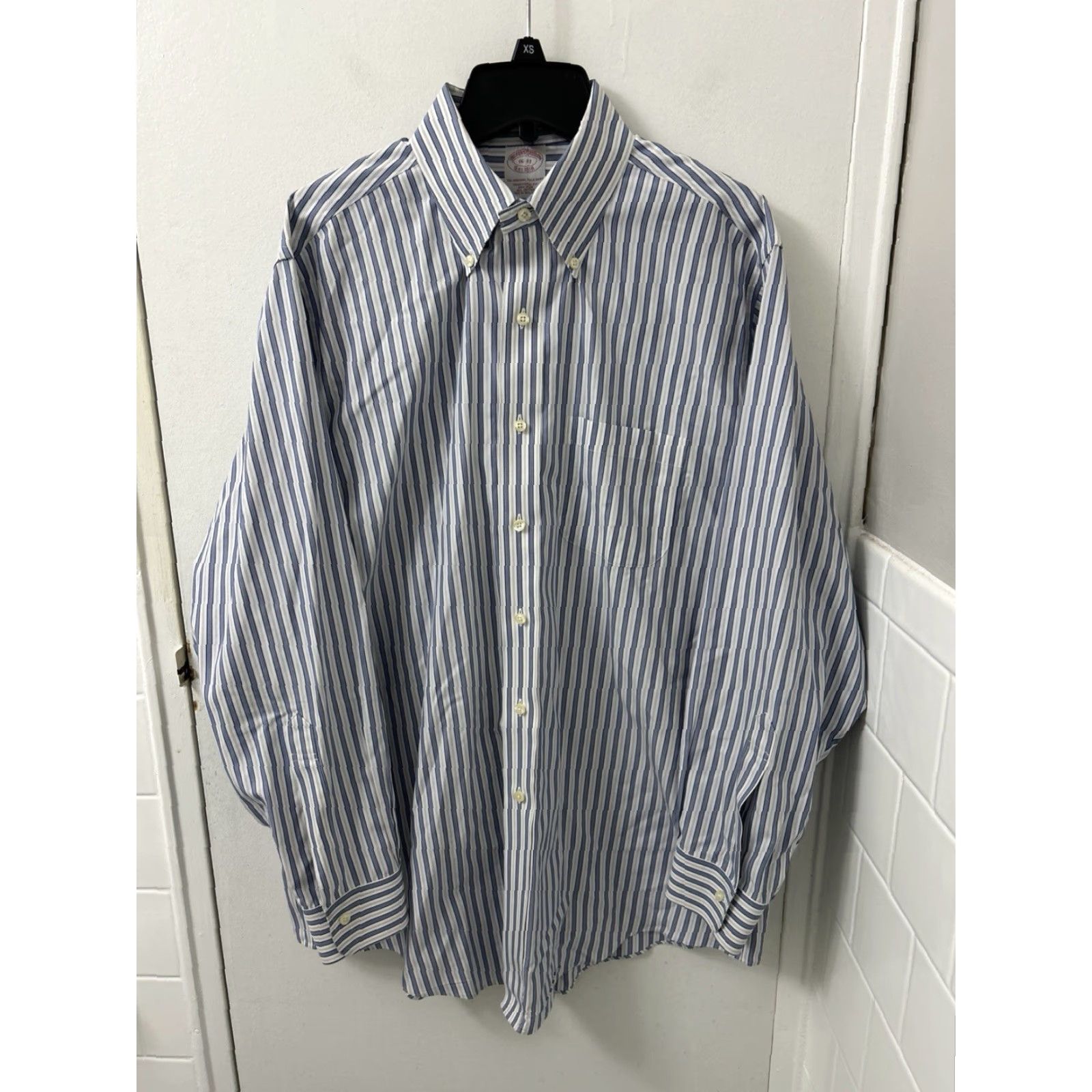 Brooks Brothers Brooks Brothers Original Polo Shirt Mens 16 Blue White Striped Traditional L/S Dress Shirt Non-Iron Button-Down Collar Size US L / EU 52-54 / 3 - 2 Thumbnail