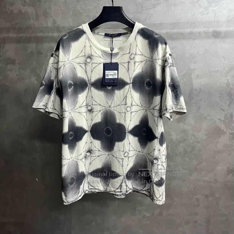 Louis Vuitton Louis Vuitton Twill Dye Printed Round Neck Pullover Short Size US XXL / EU 58 / 5 - 1 Thumbnail