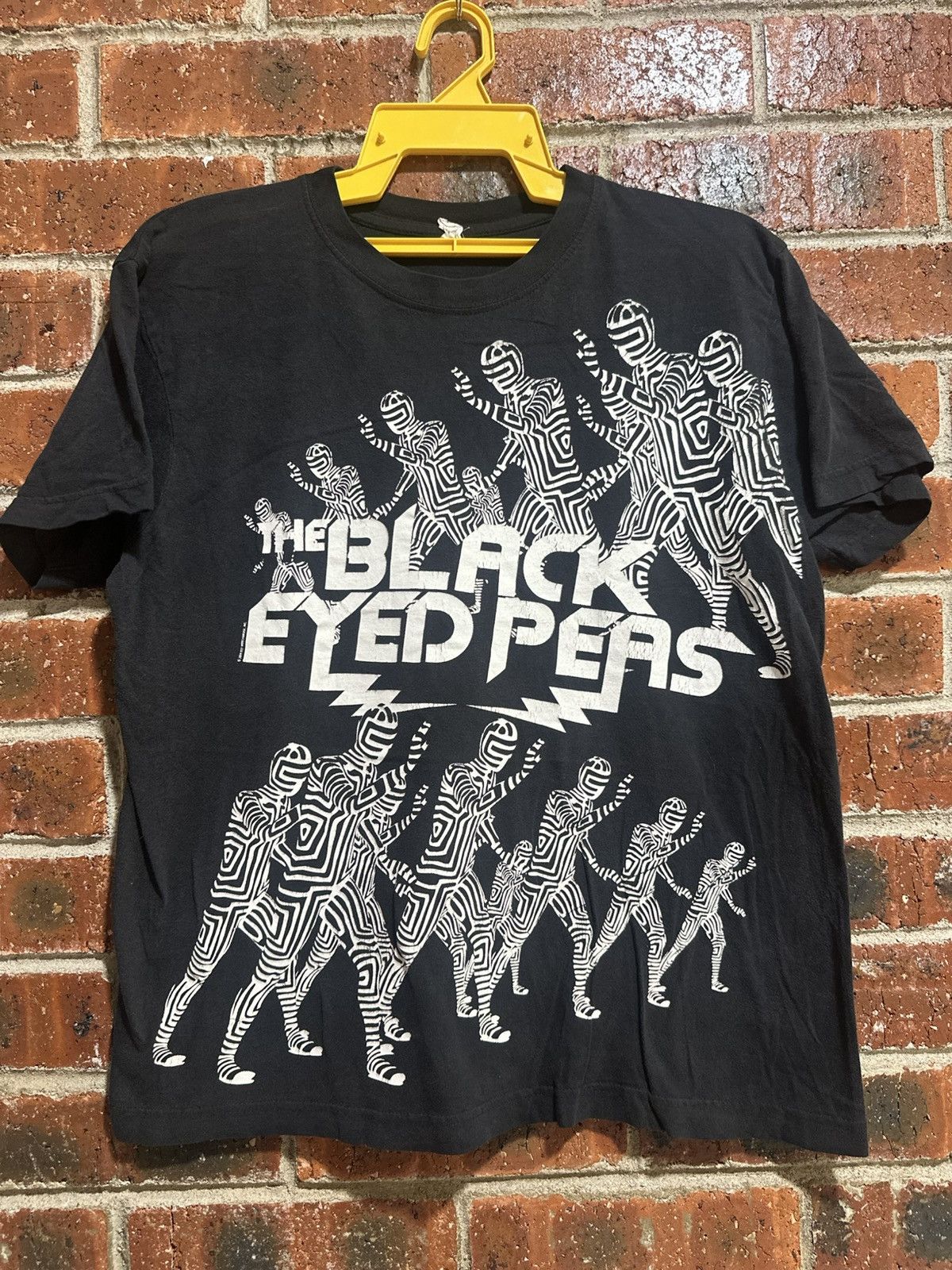 Band Tees Vintage Y2k The Black Eyes Peas Faded Tee Size US M / EU 48-50 / 2 - 1 Thumbnail