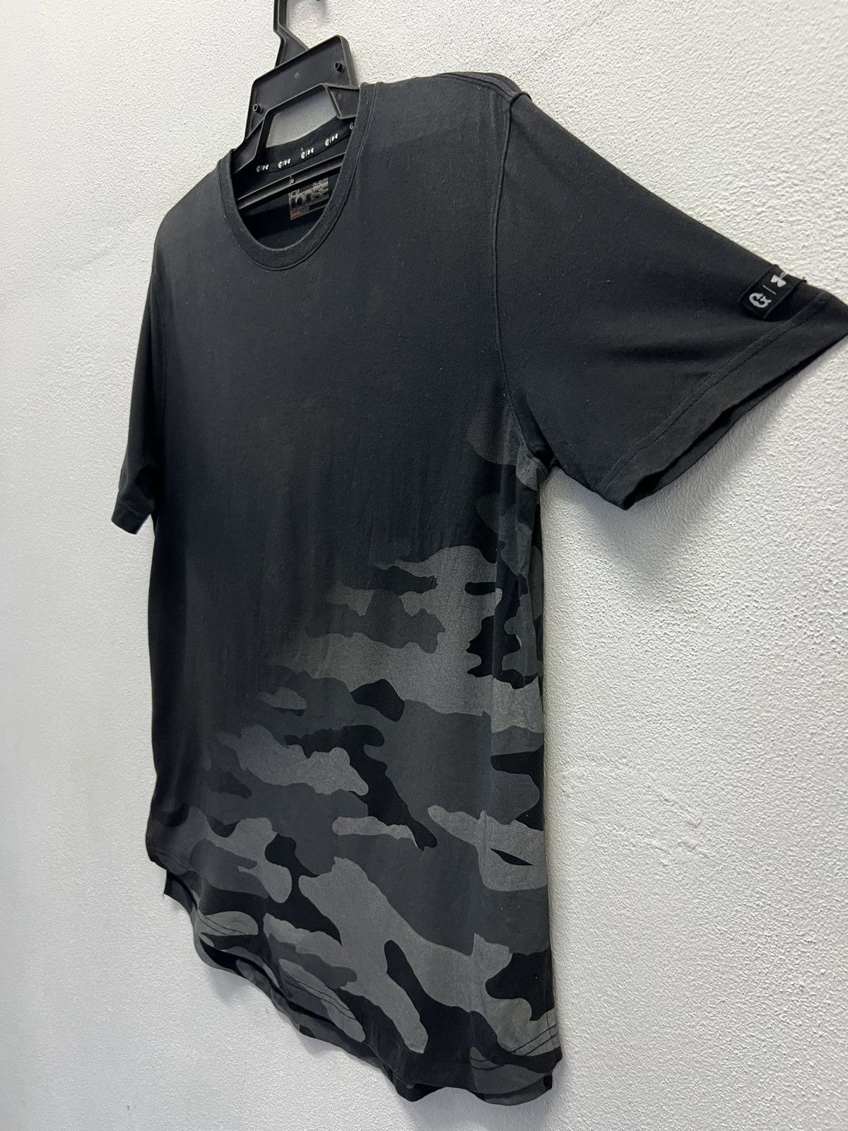 Under Armour UNDER ARMOUR CHARGED LOOSE HEATGEAR SHIRT Size US L / EU 52-54 / 3 - 4 Thumbnail