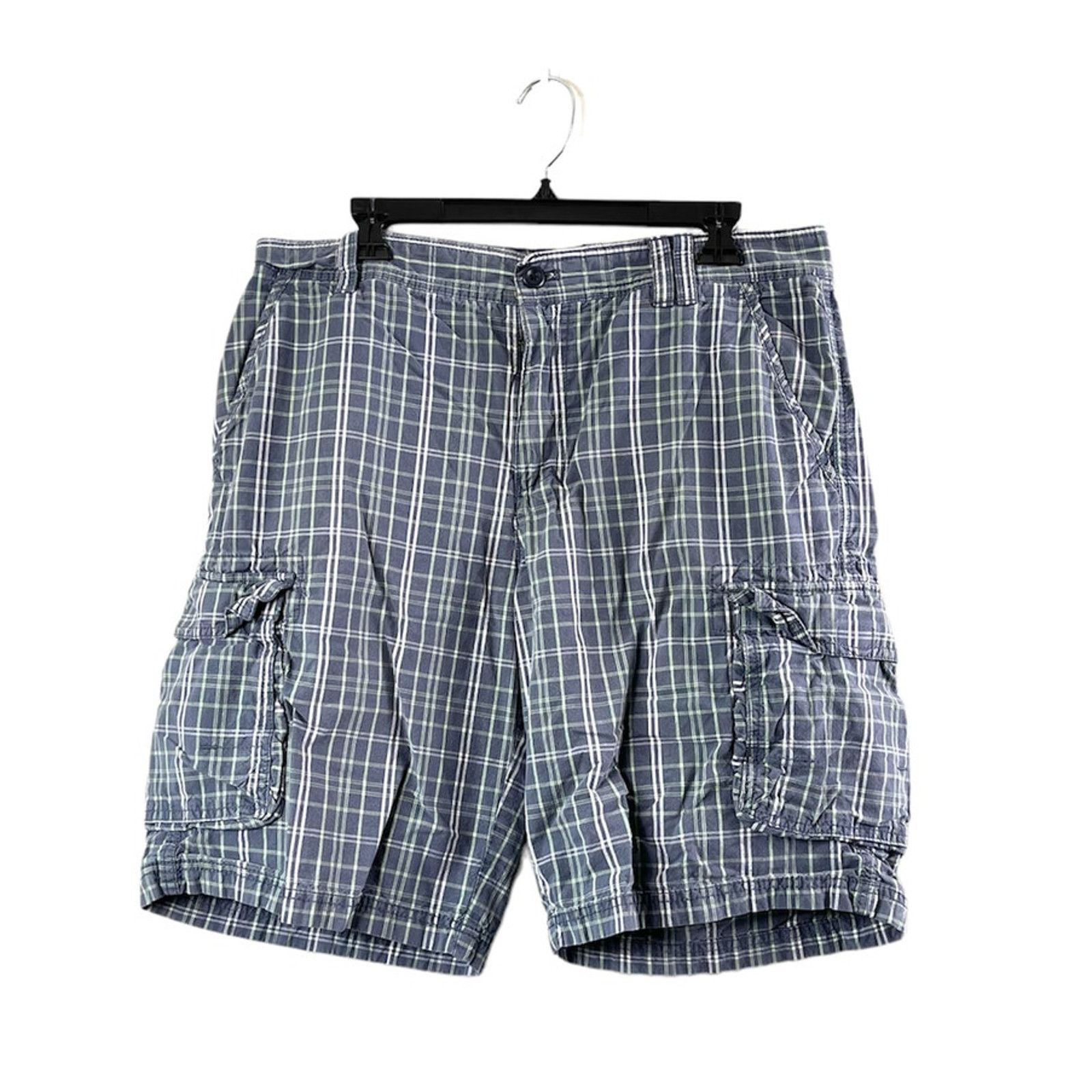 Izod Men's Plaid Izod Cargo Shorts 34 Size US 34 / EU 50 - 1 Thumbnail